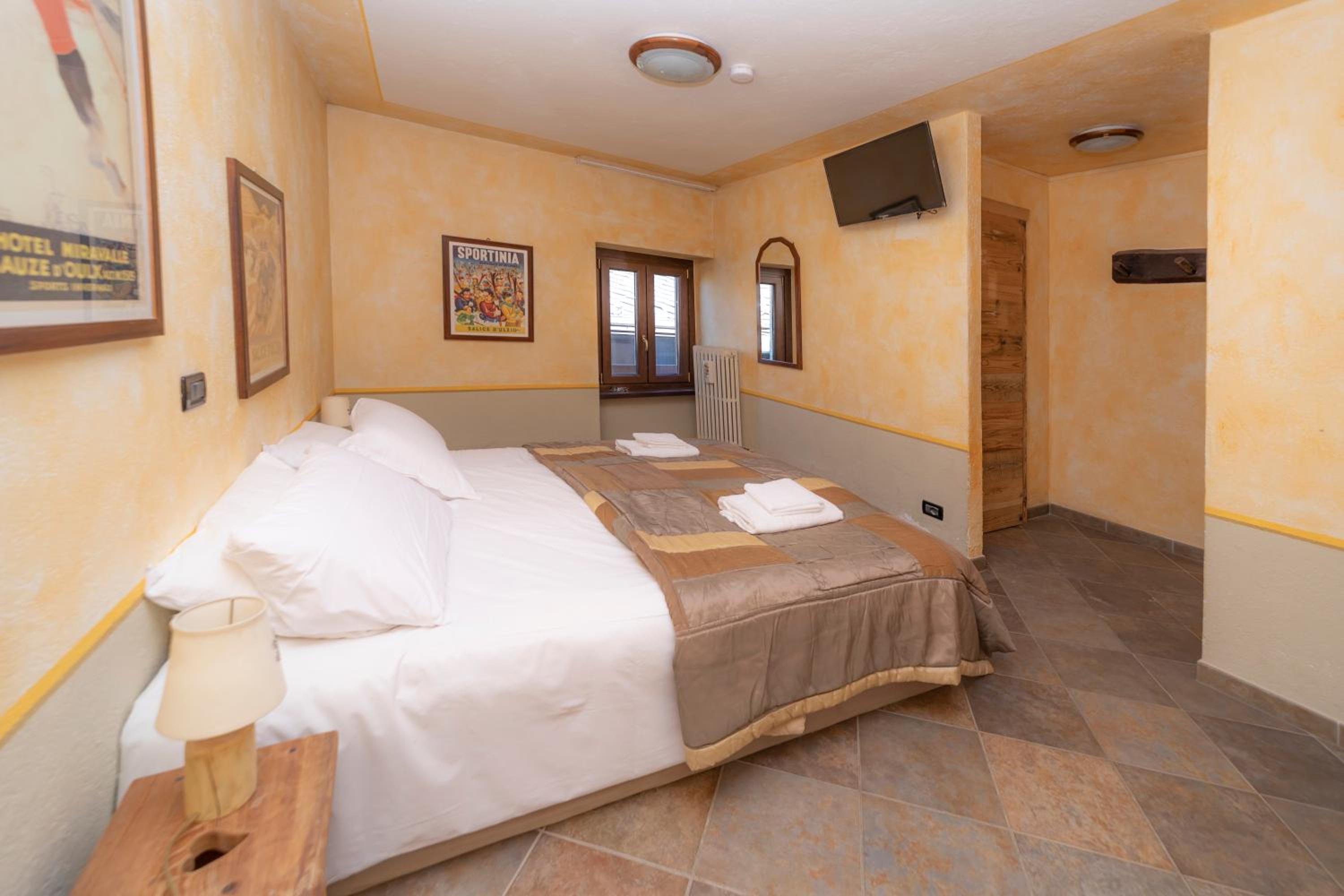 Standard Double Room - Photo 4