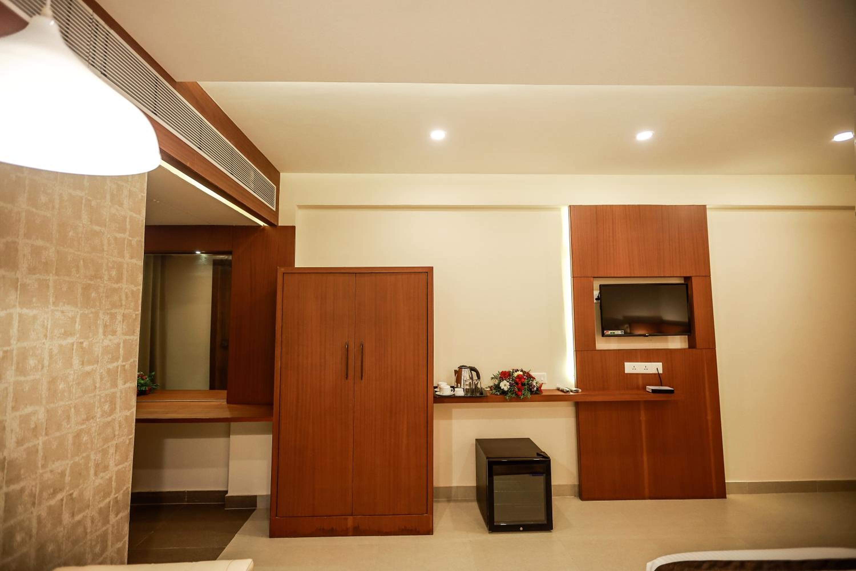 Deluxe Double Room - Photo 9