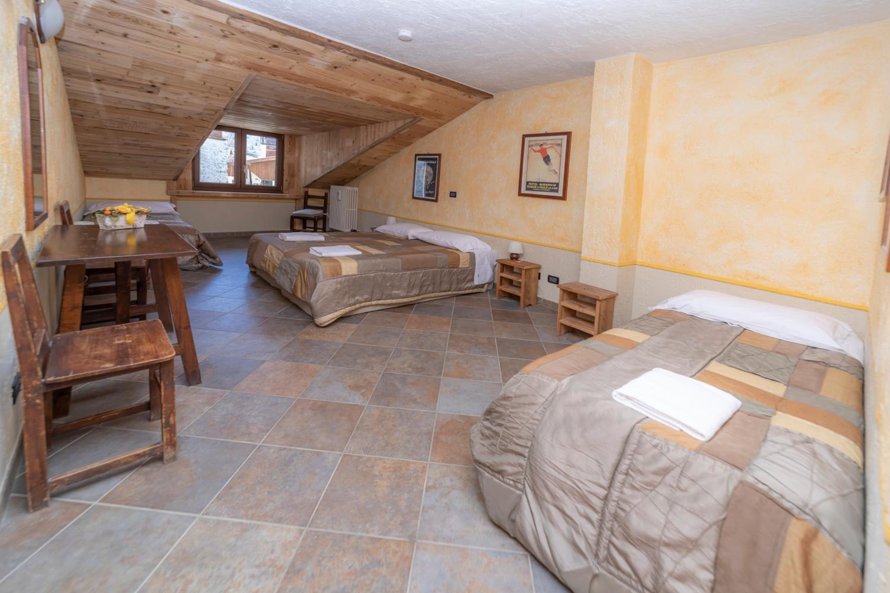 Standard Quadruple Room - Photo 1