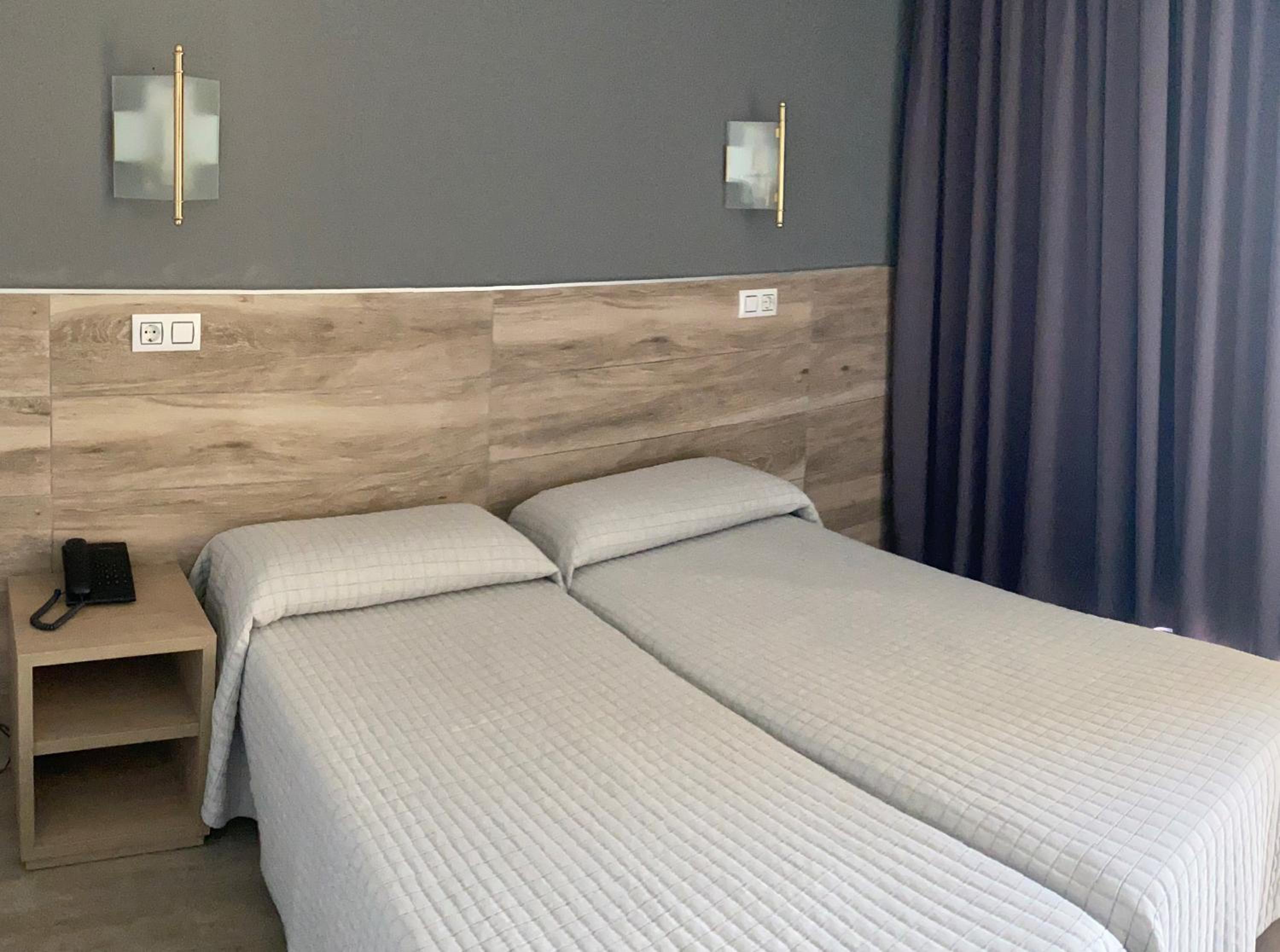 Double Room - Photo 3