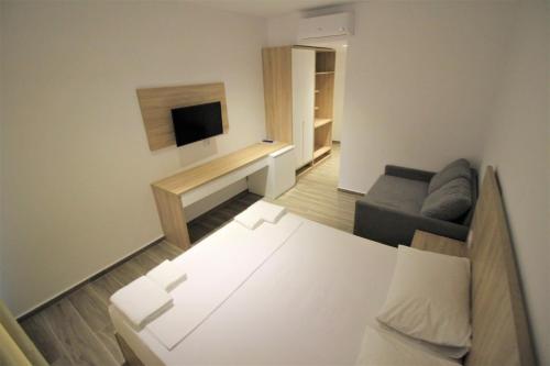 Superior Double Room with Balcony photo 3