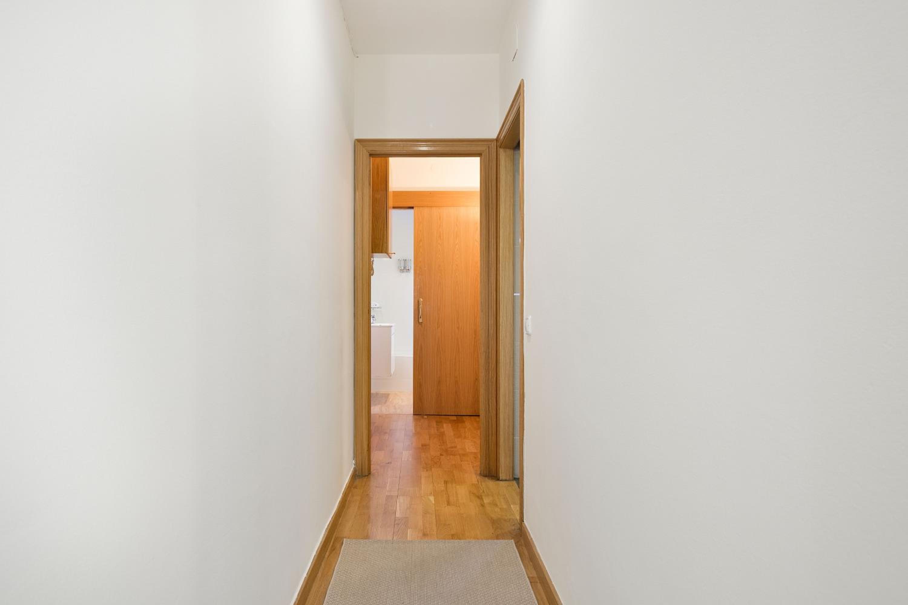 One-Bedroom Apartment photo 3