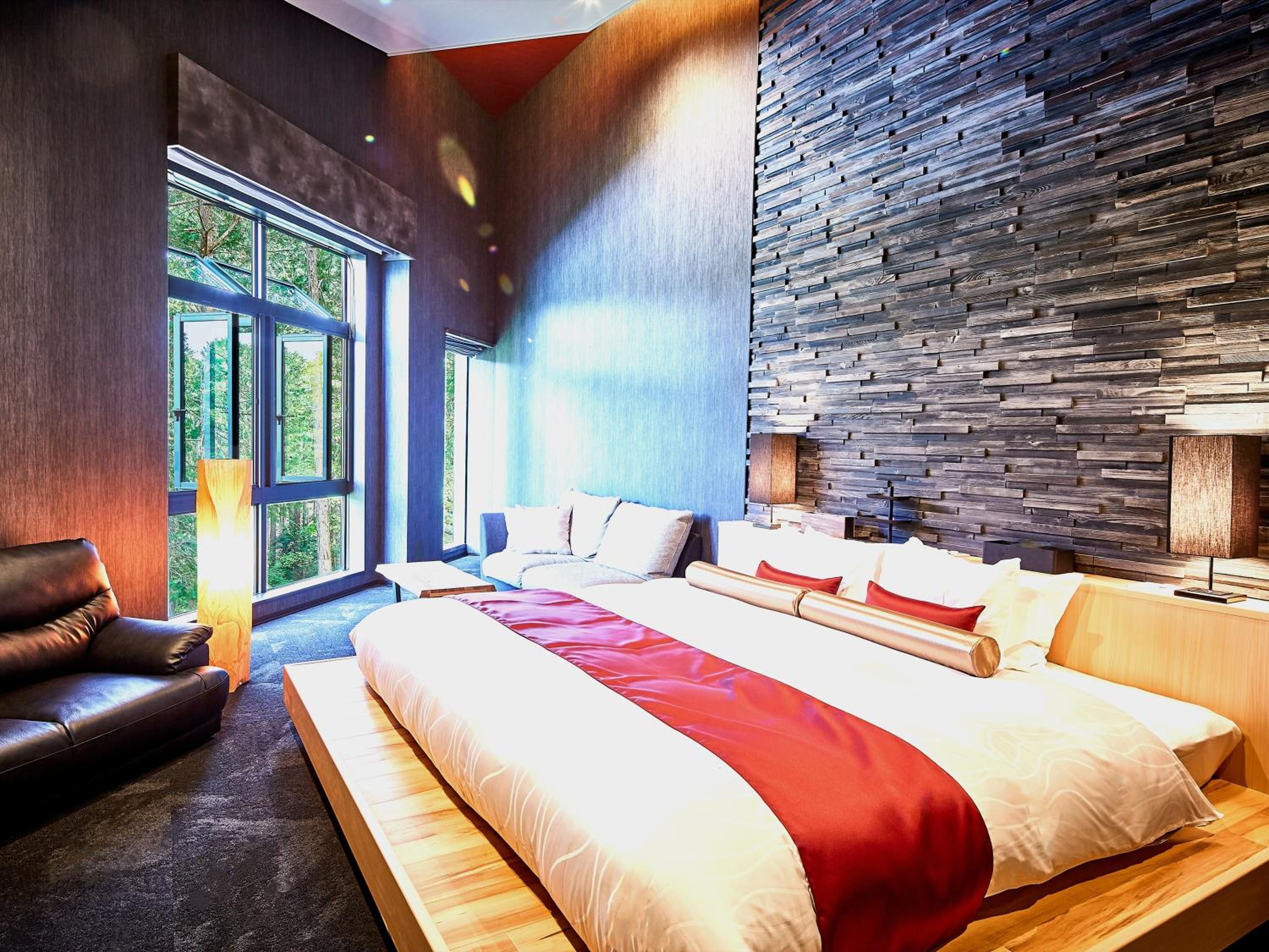 Deluxe King Room photo 1