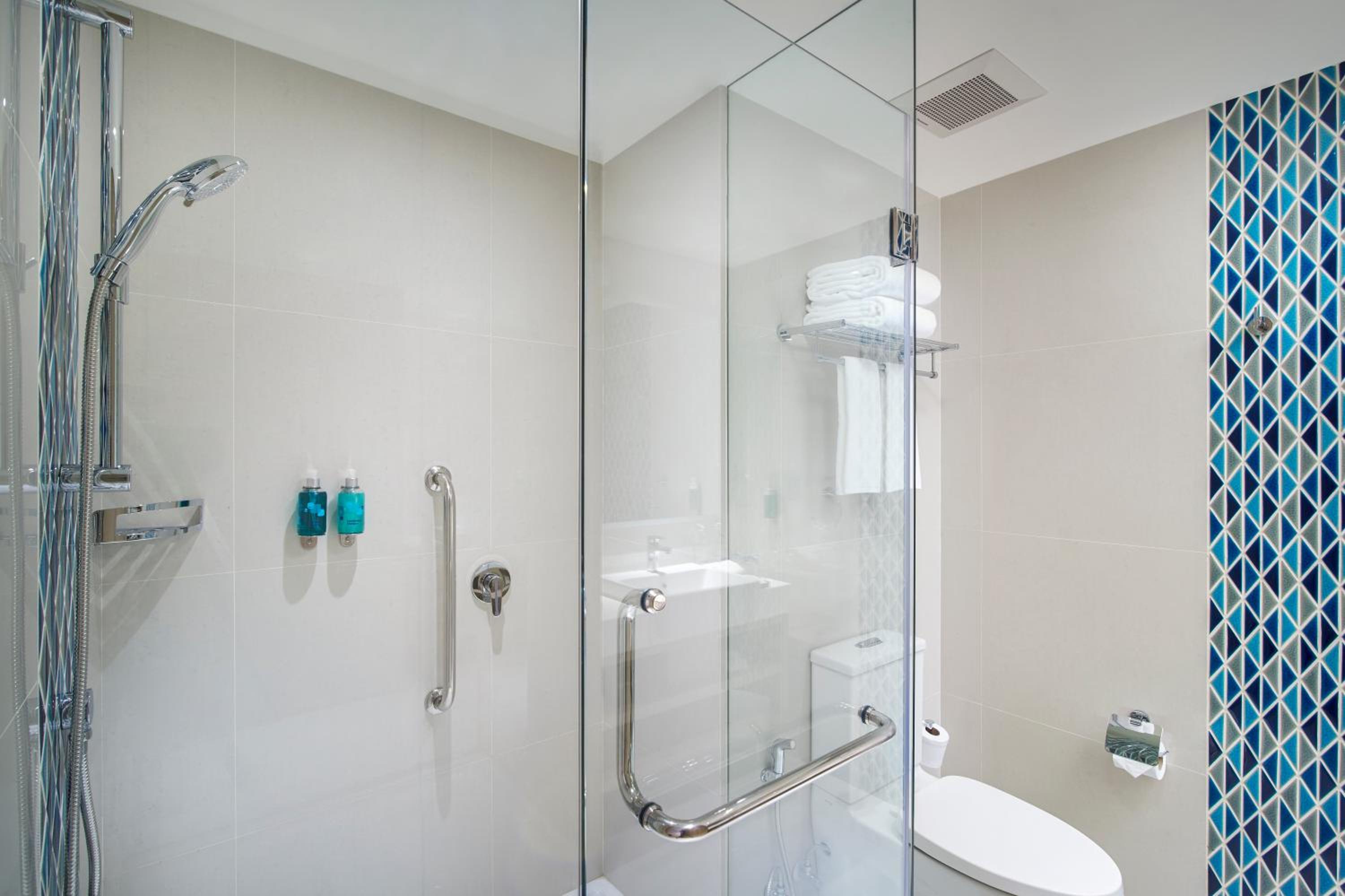 Superior King Room - Photo 4