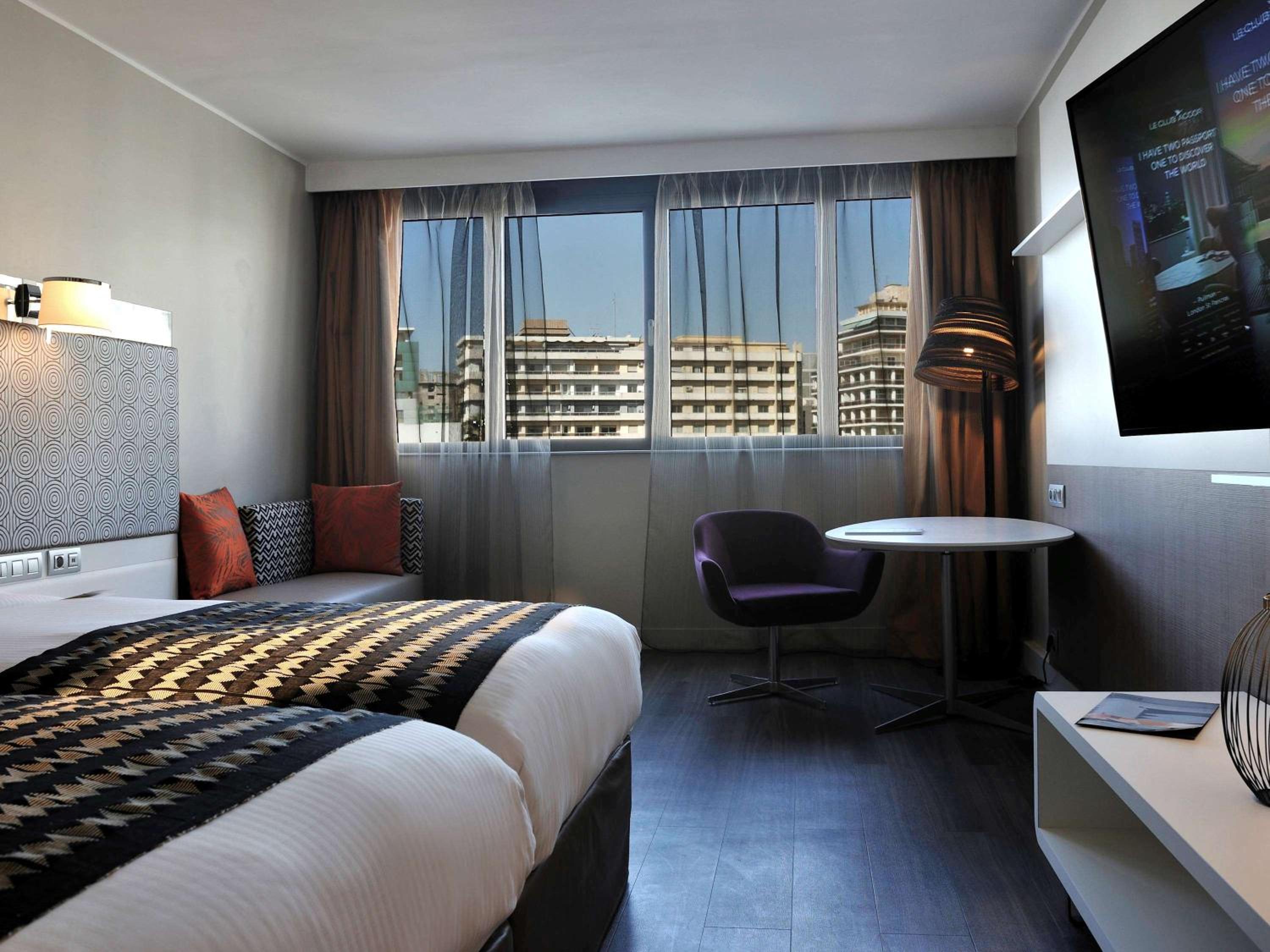 Superior Room, 2 Twin Beds, City View