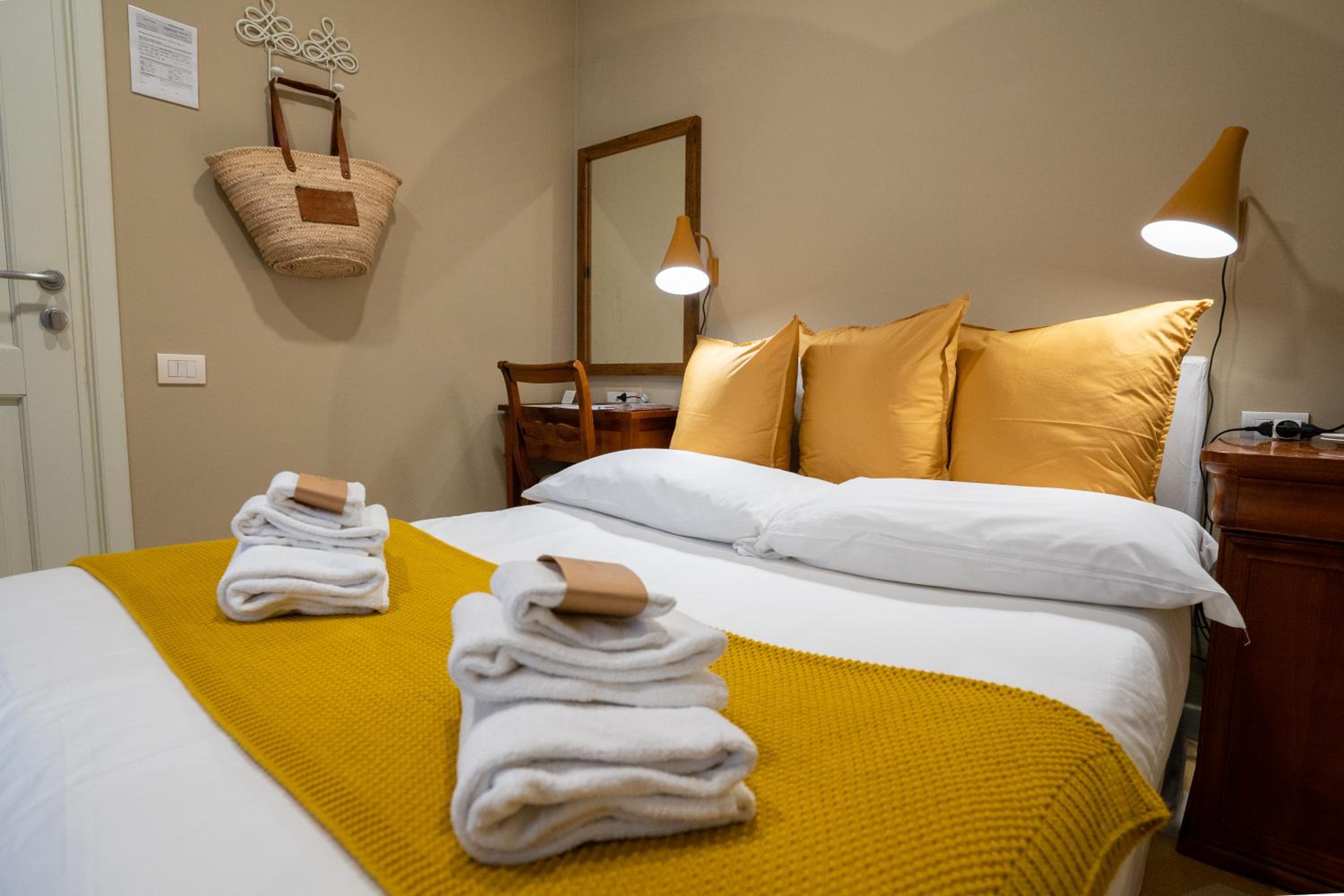 Economy Double Room photo 2