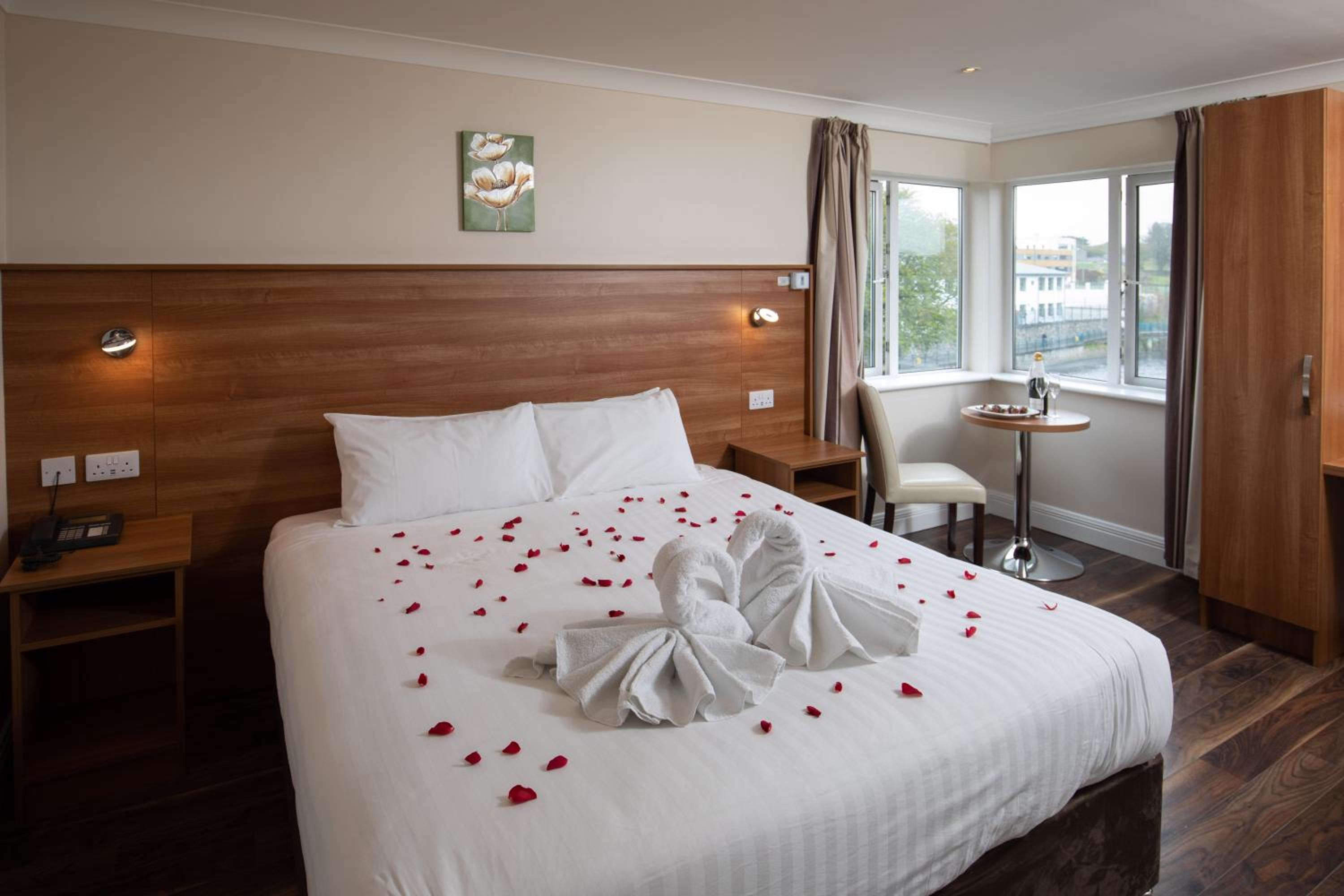 Double Room with River View - Photo 7