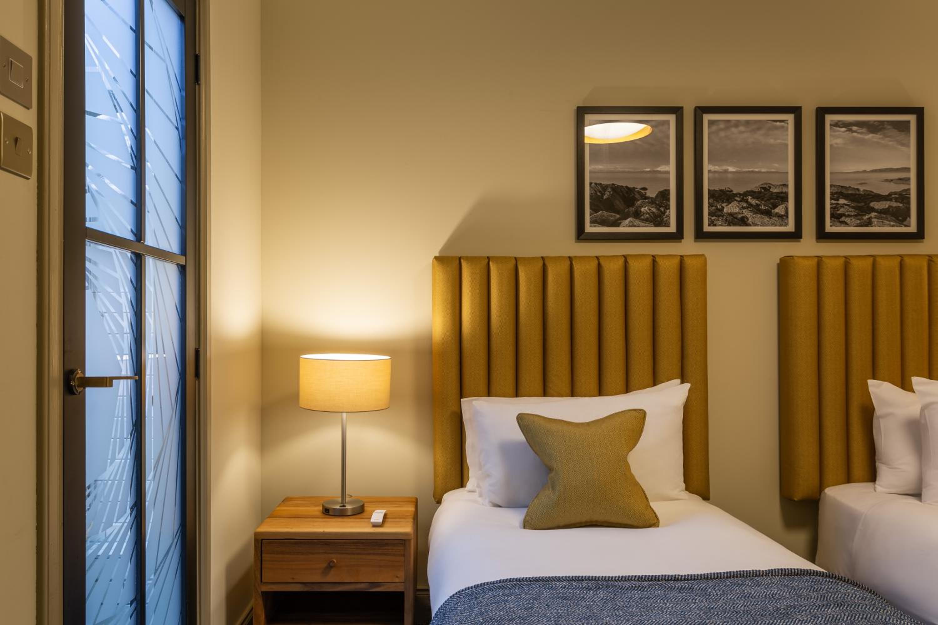 Twin Room - Photo 2