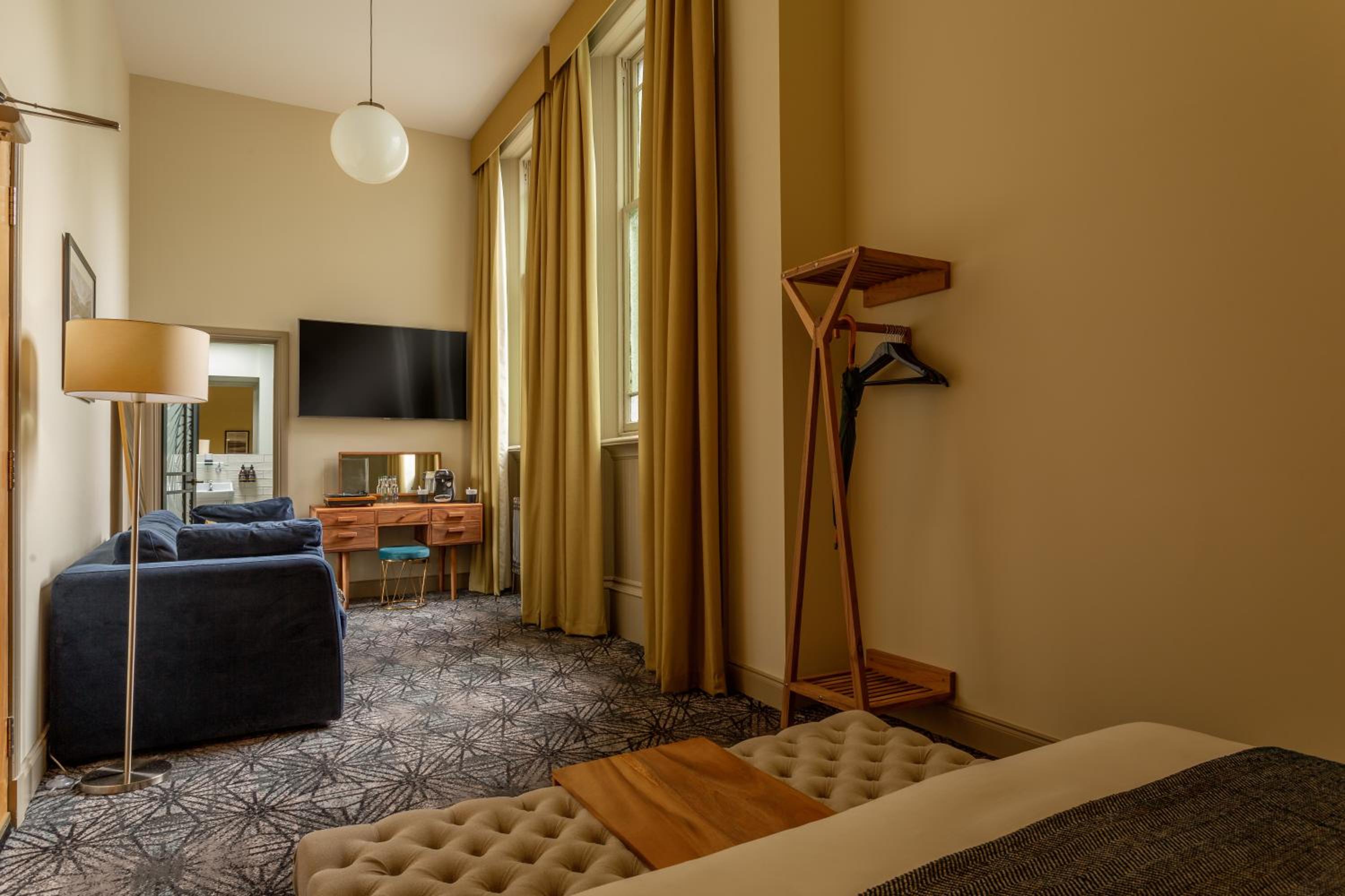 Deluxe Family Room - Photo 2