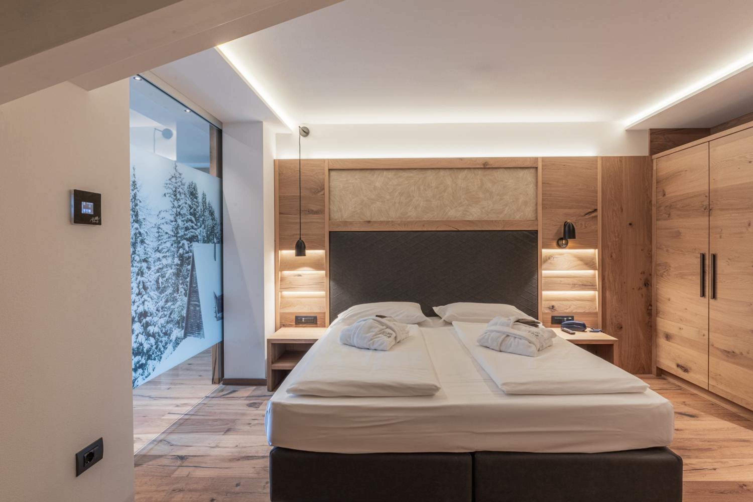Suite with Mountain View
