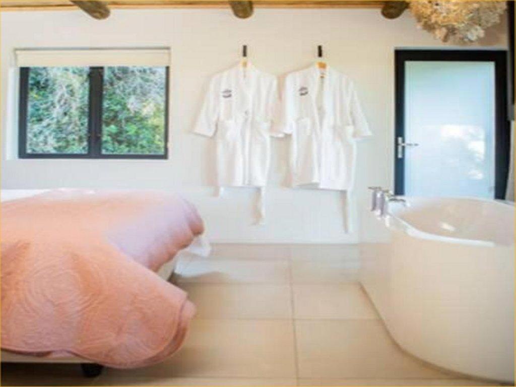 Two-Bedroom Suite - Photo 13