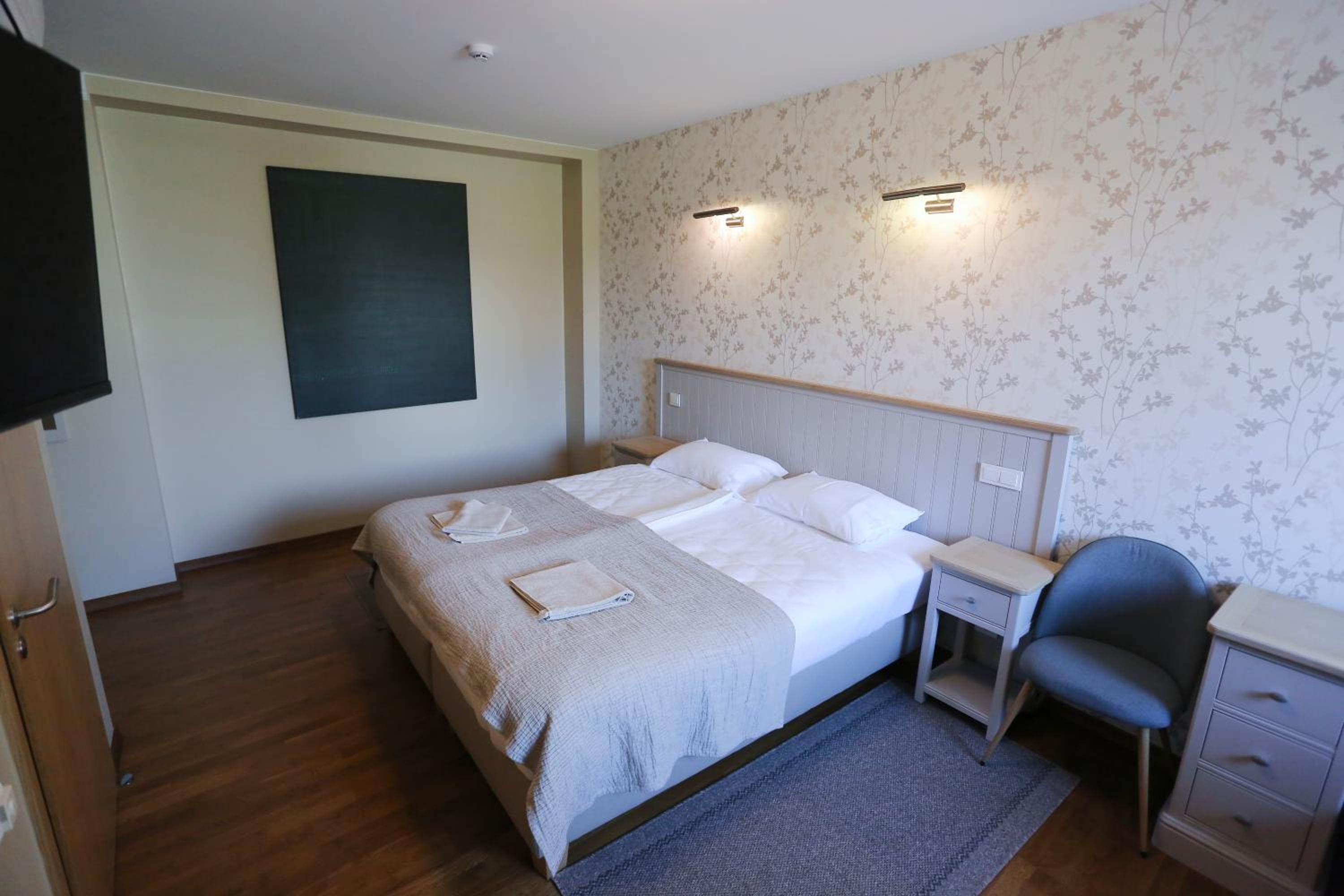 Double or Twin Room with Extra Bed photo 2