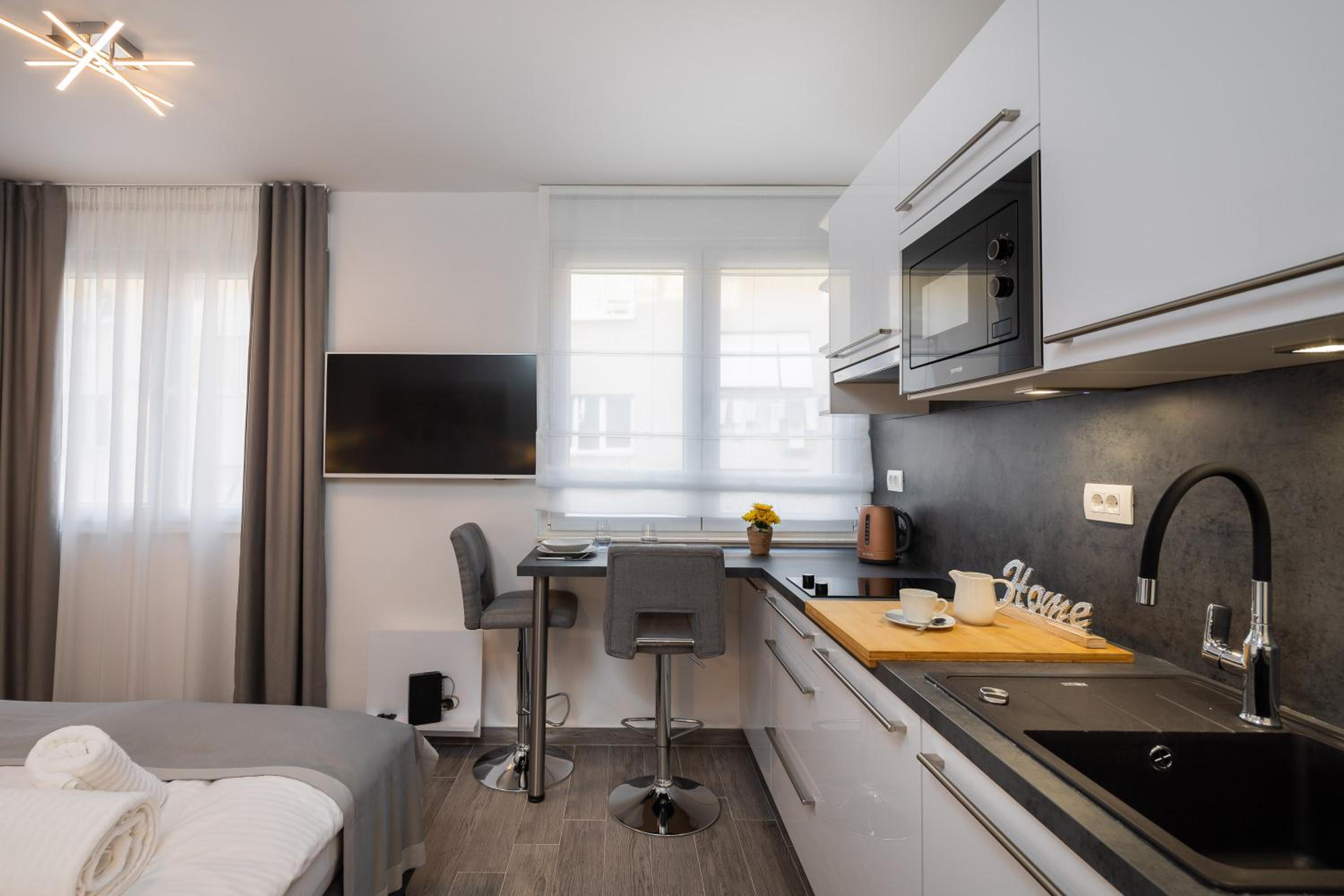 Studio Apartment