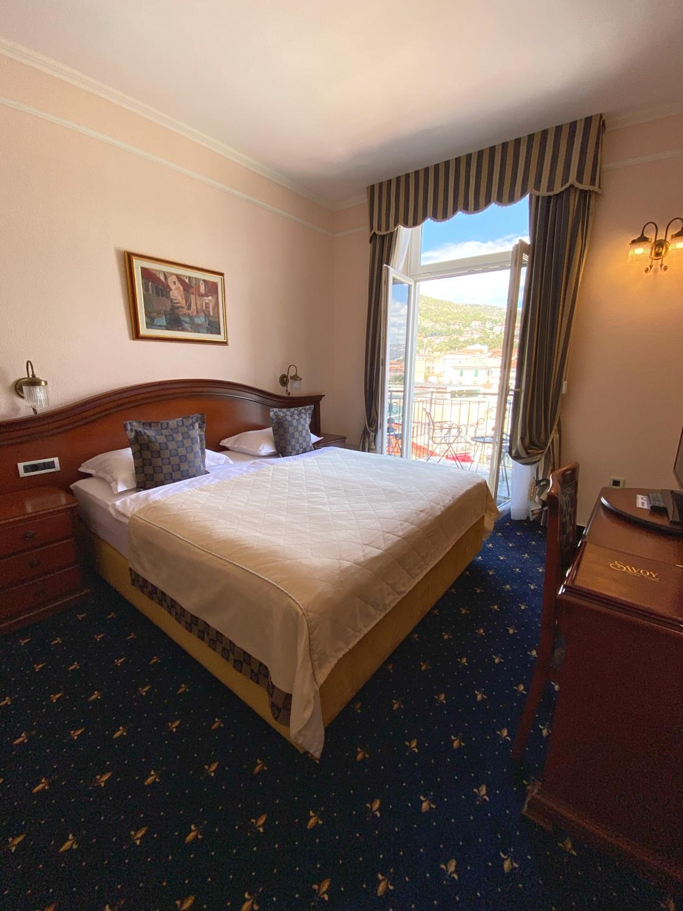 Standard Double Room with Balcony - Photo 1
