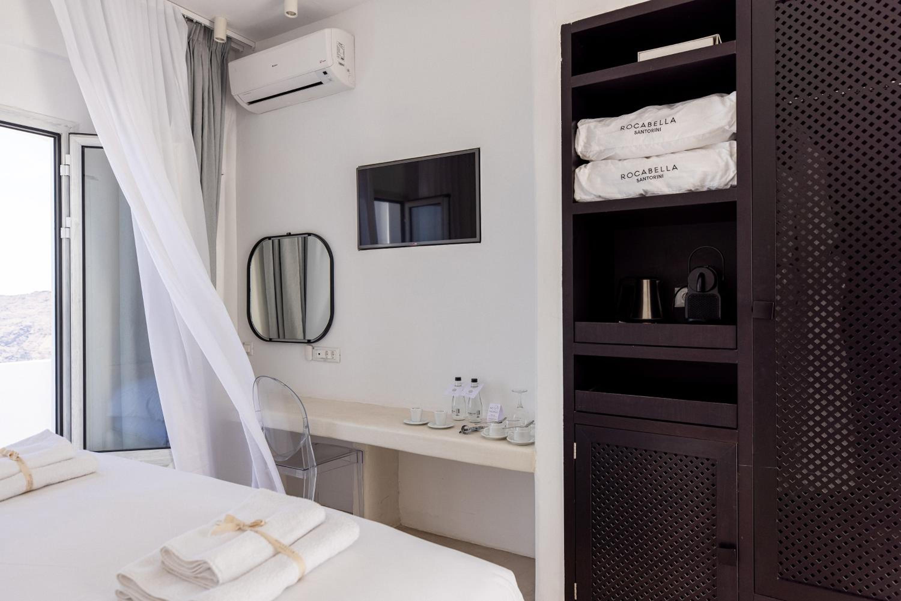 Superior Room with Caldera View