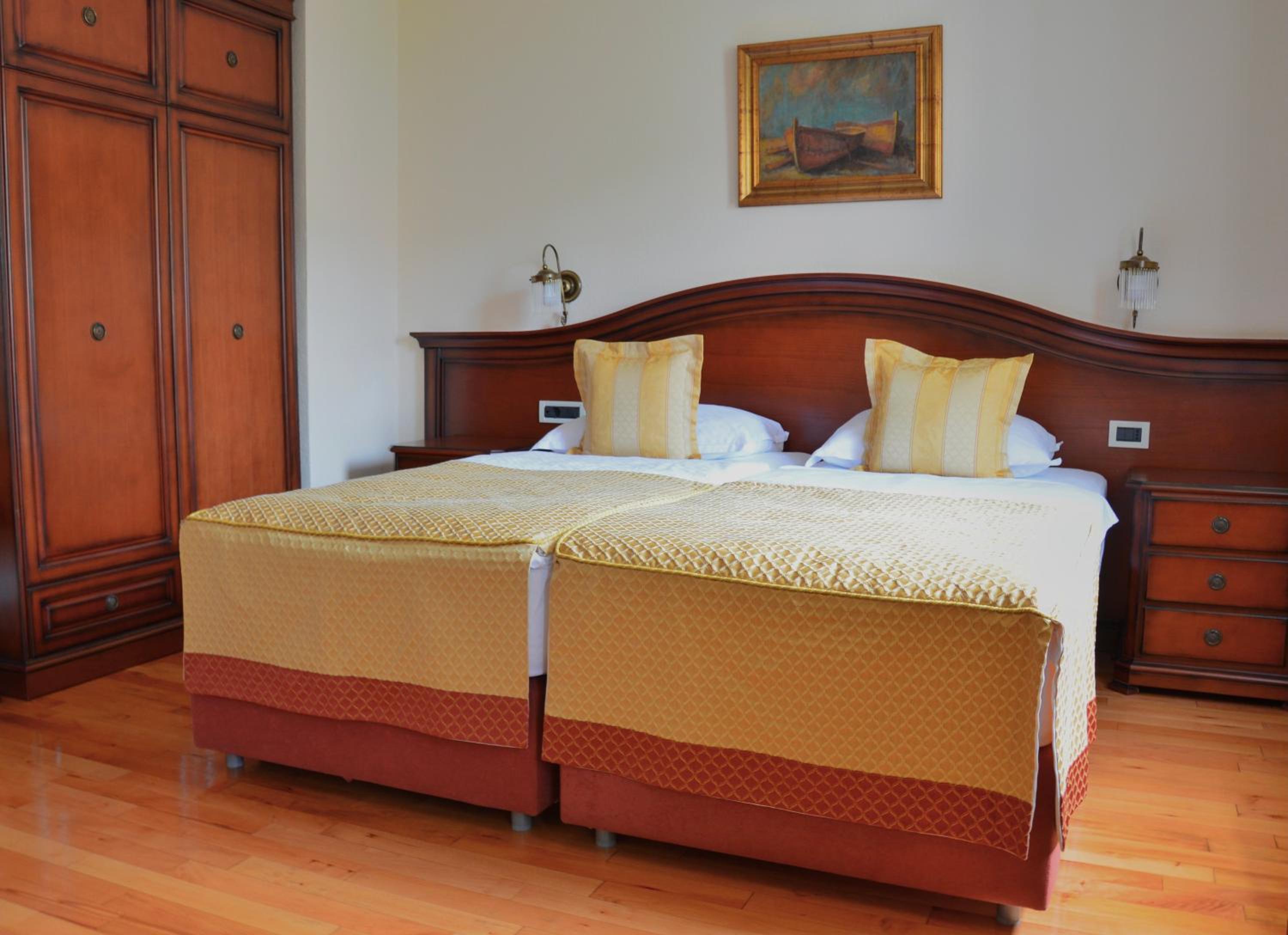 Standard Twin Room - Photo 6