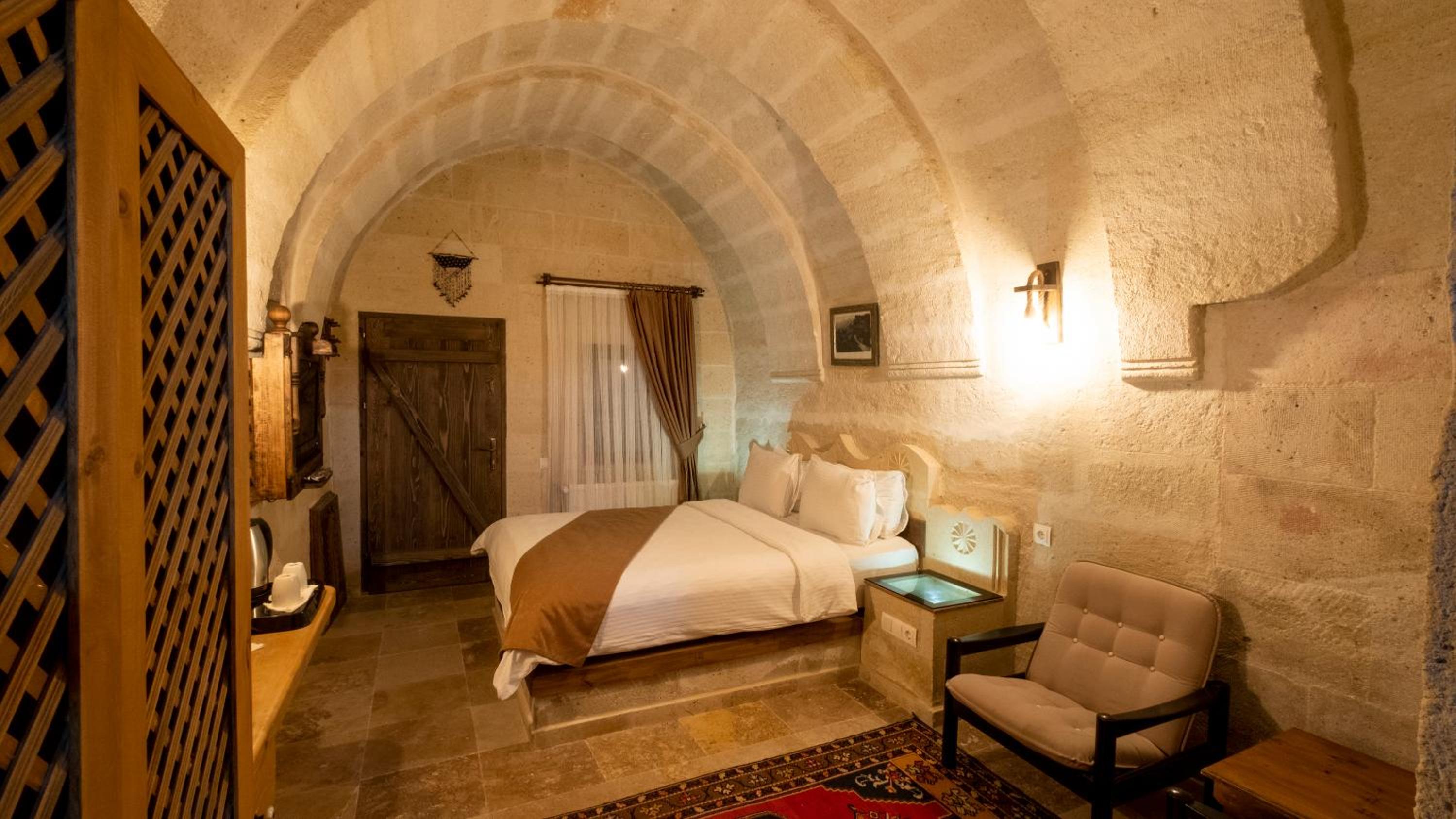 Premier Suite - Photo 8