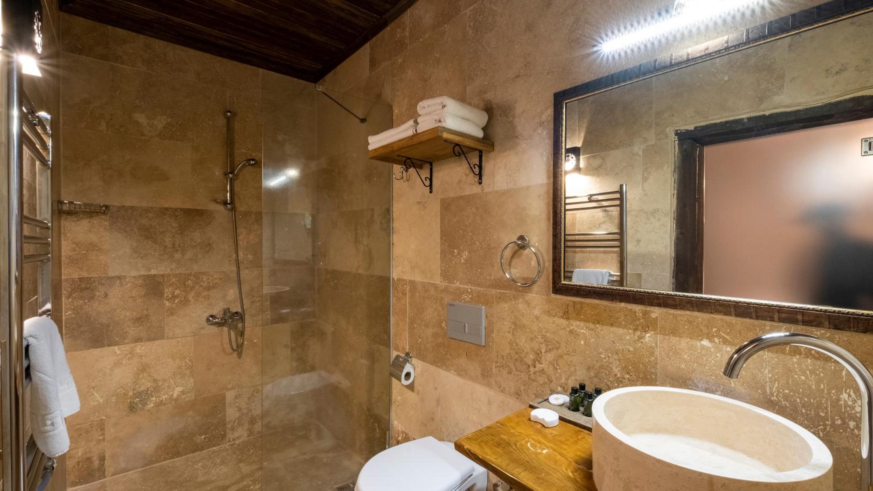 Standard Double or Twin Room - Photo 18