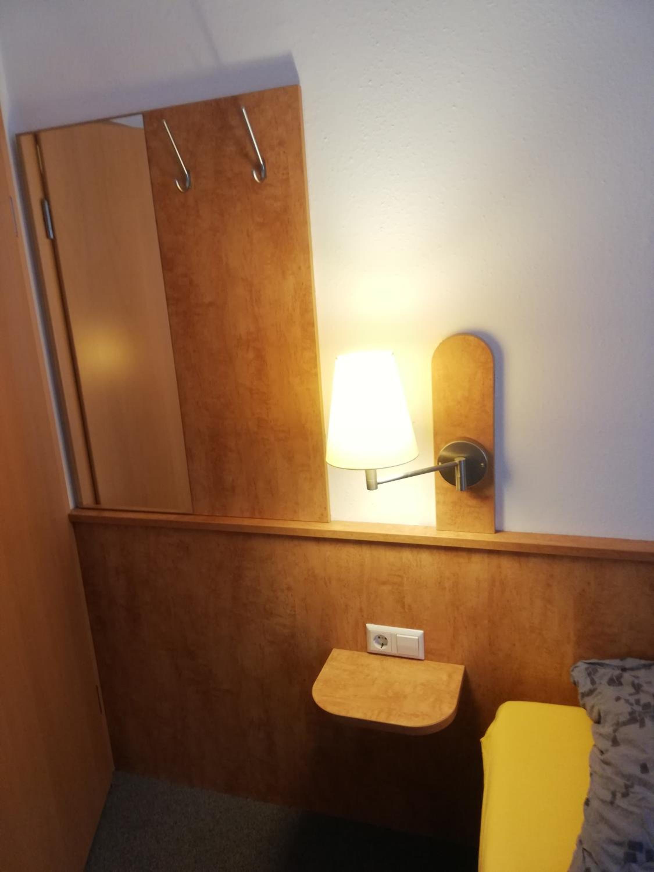 Budget Double Room - Photo 1