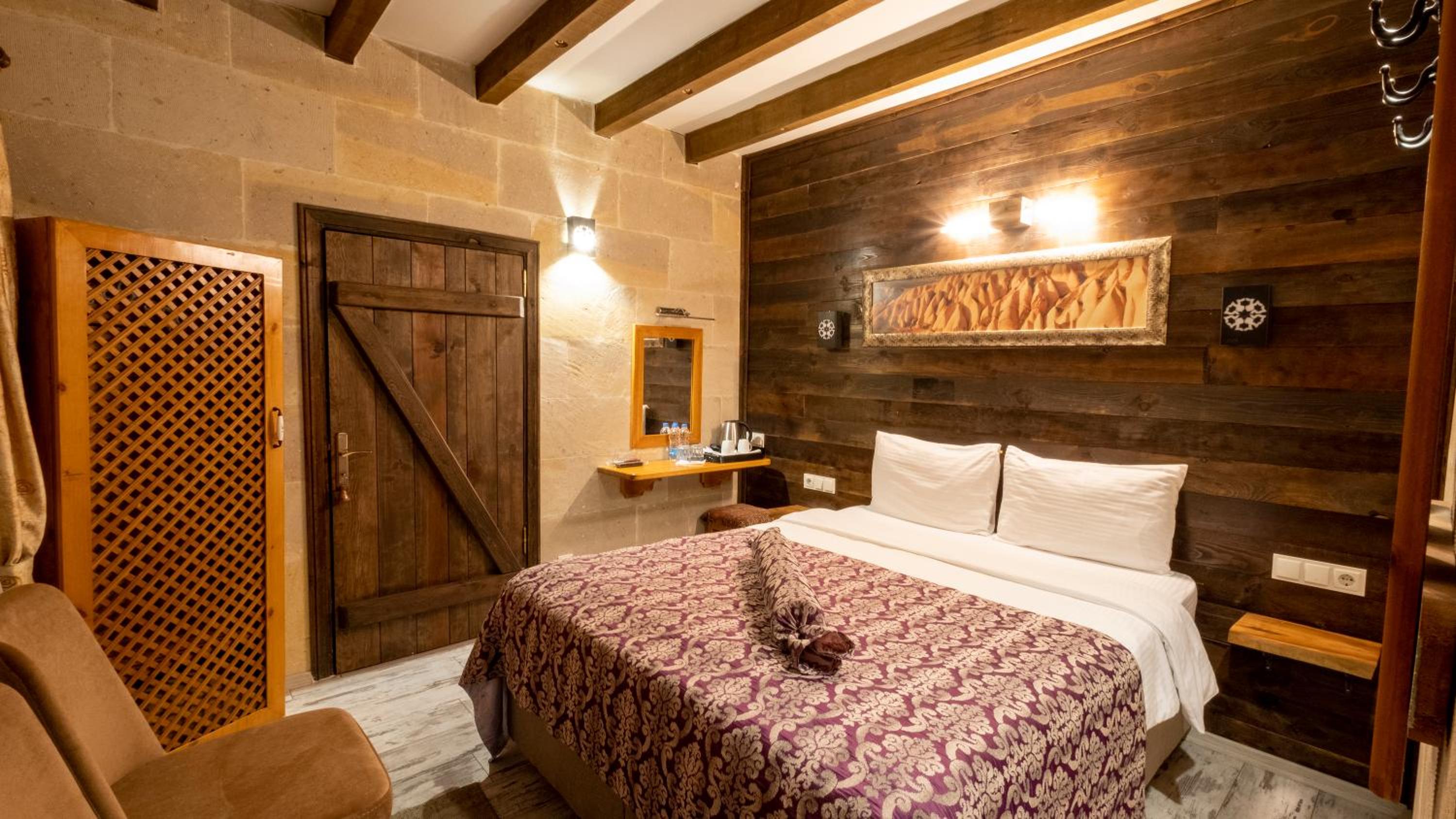 Standard Double or Twin Room - Photo 8