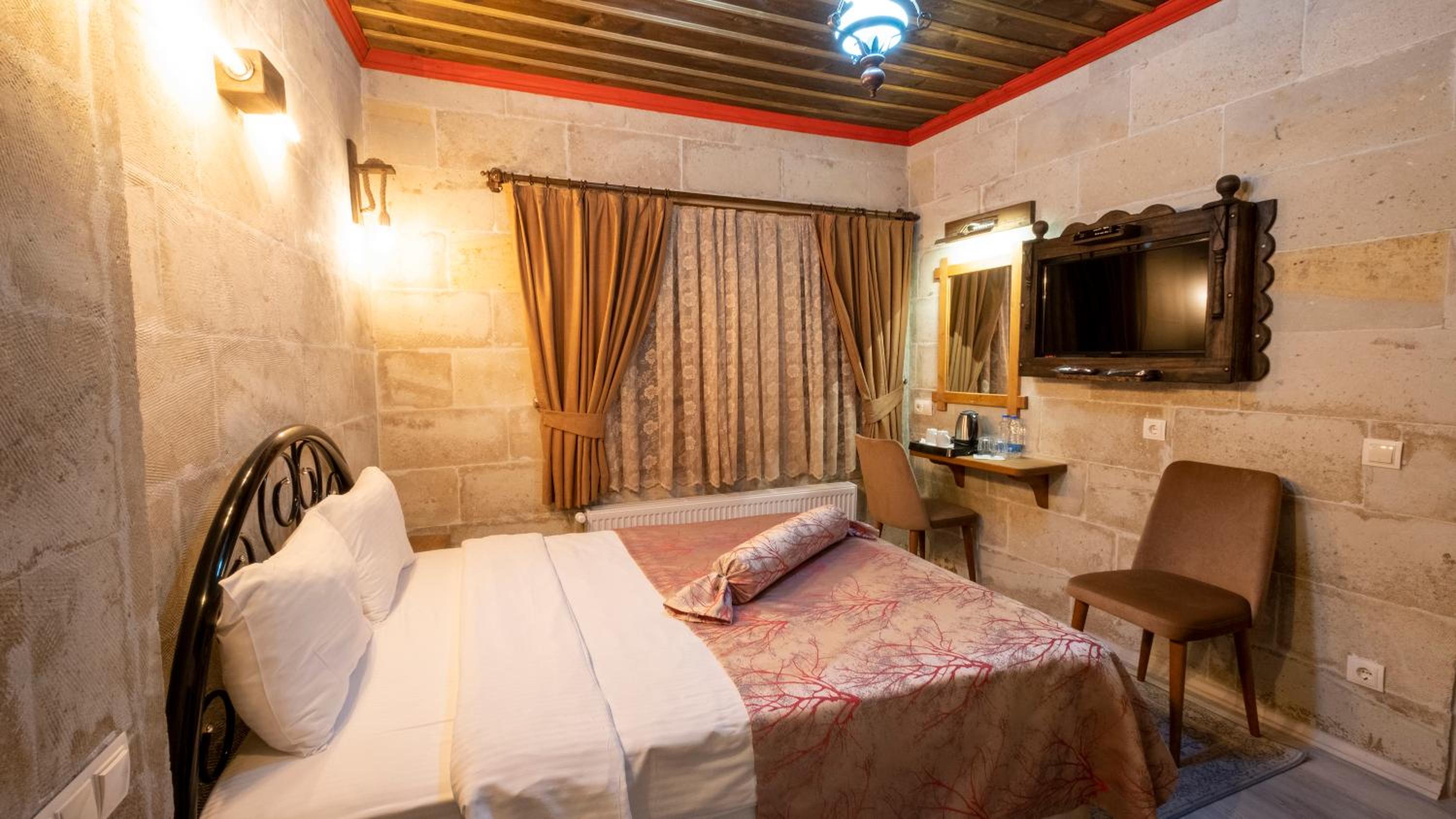 Standard Double or Twin Room - Photo 7