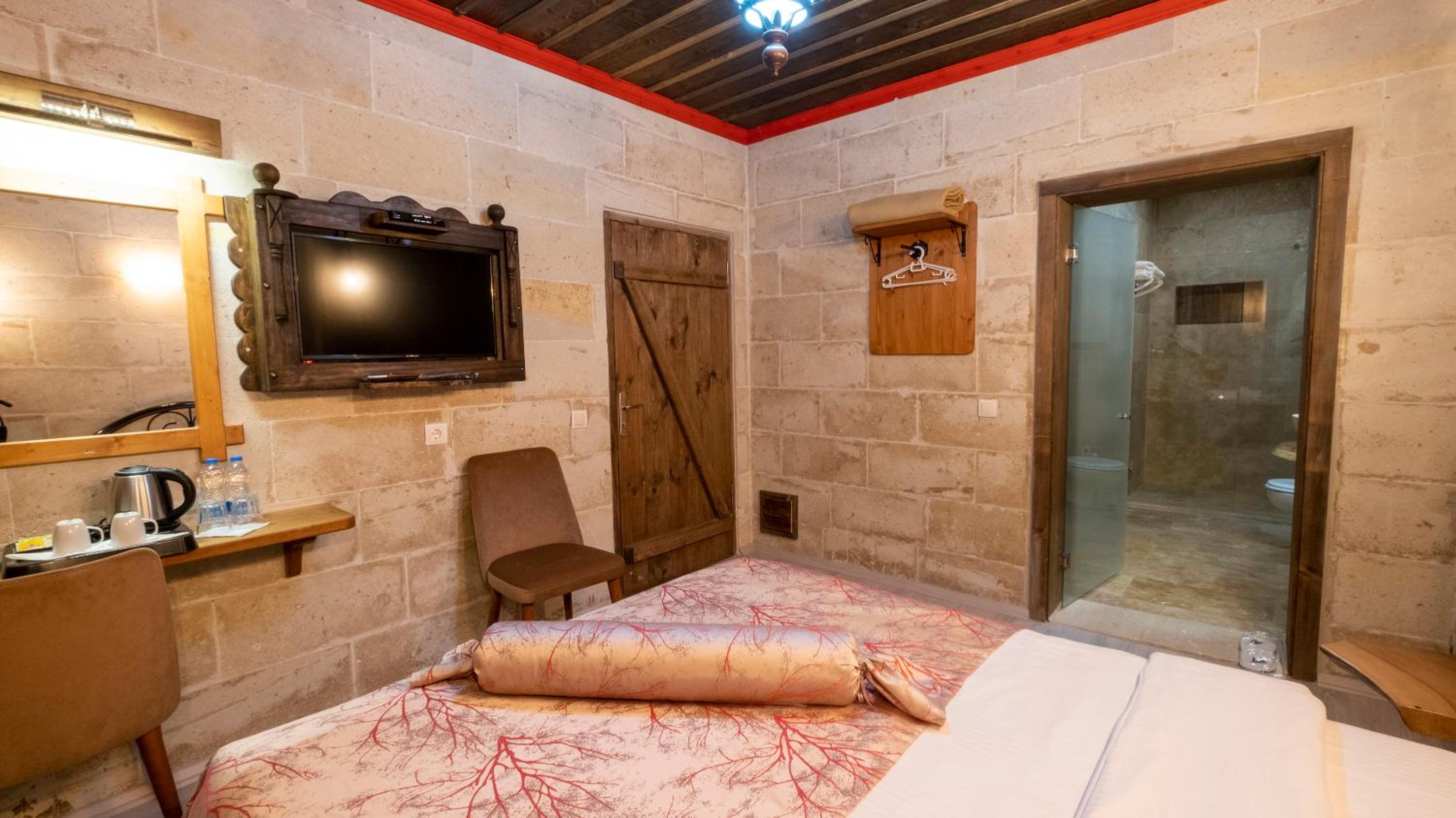 Standard Double or Twin Room - Photo 5
