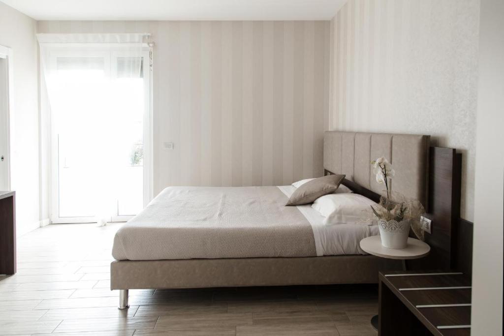 King Room with Spa Bath photo 3