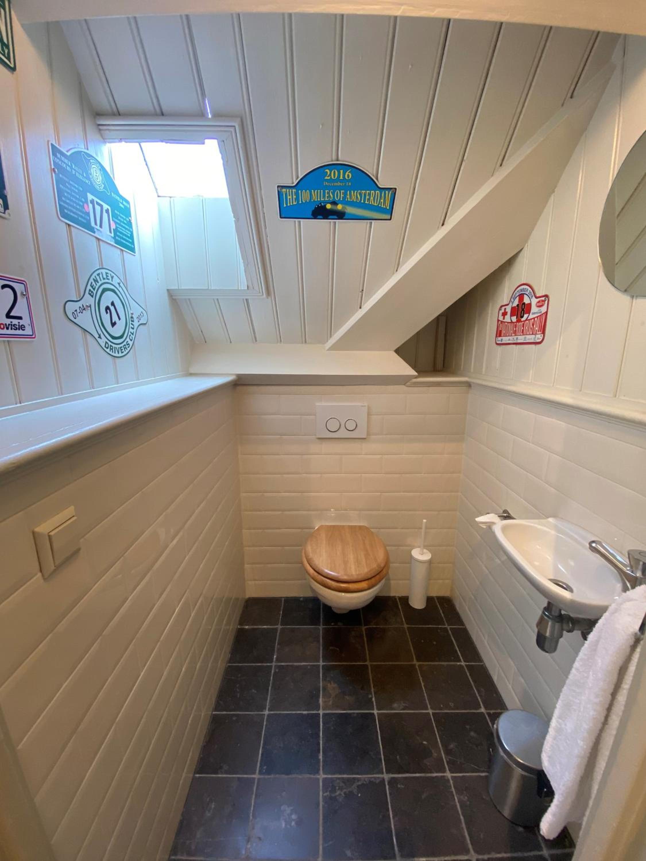Double Room with Private Bathroom - Photo 12