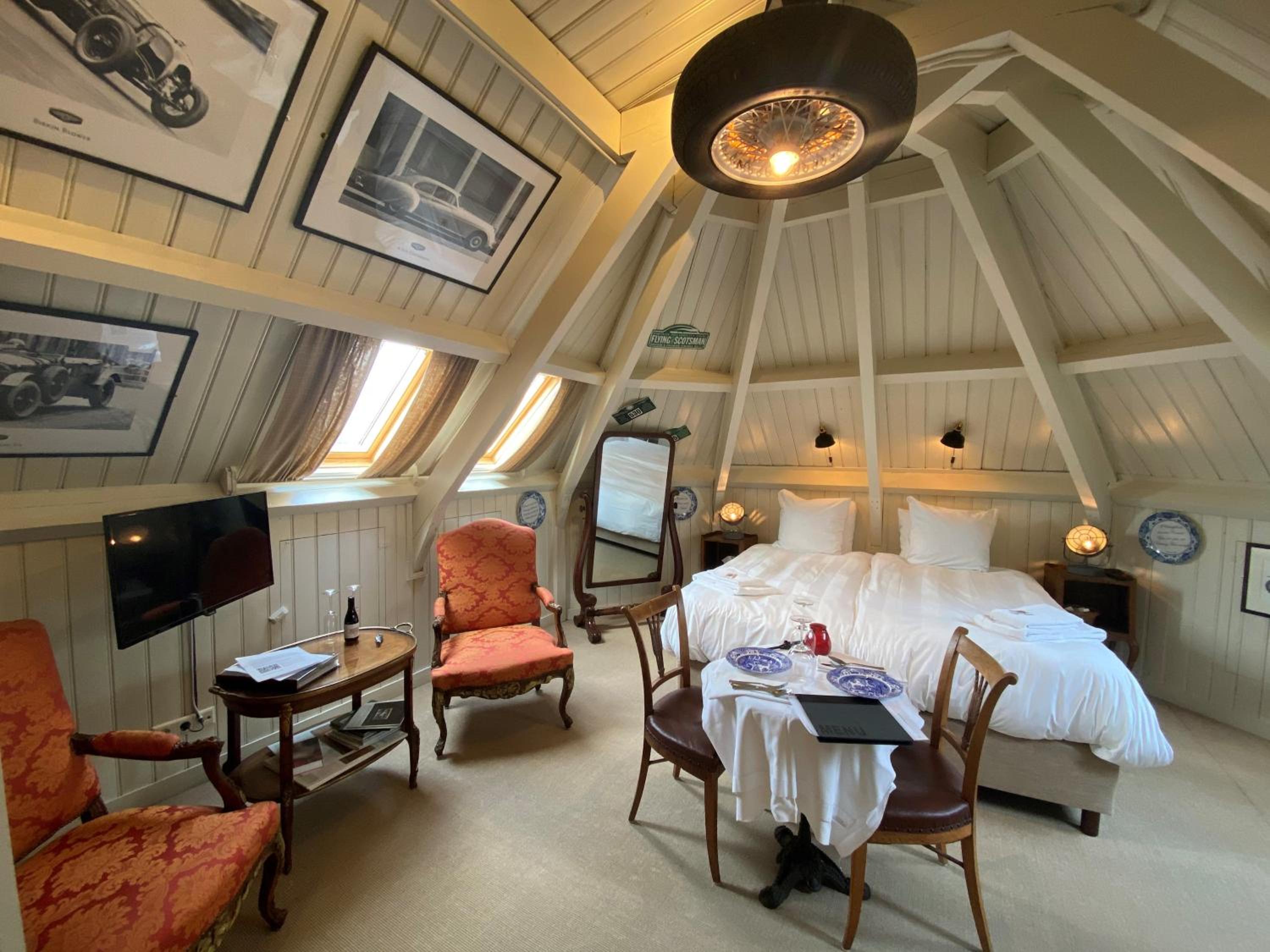 Double Room with Private Bathroom - Photo 1