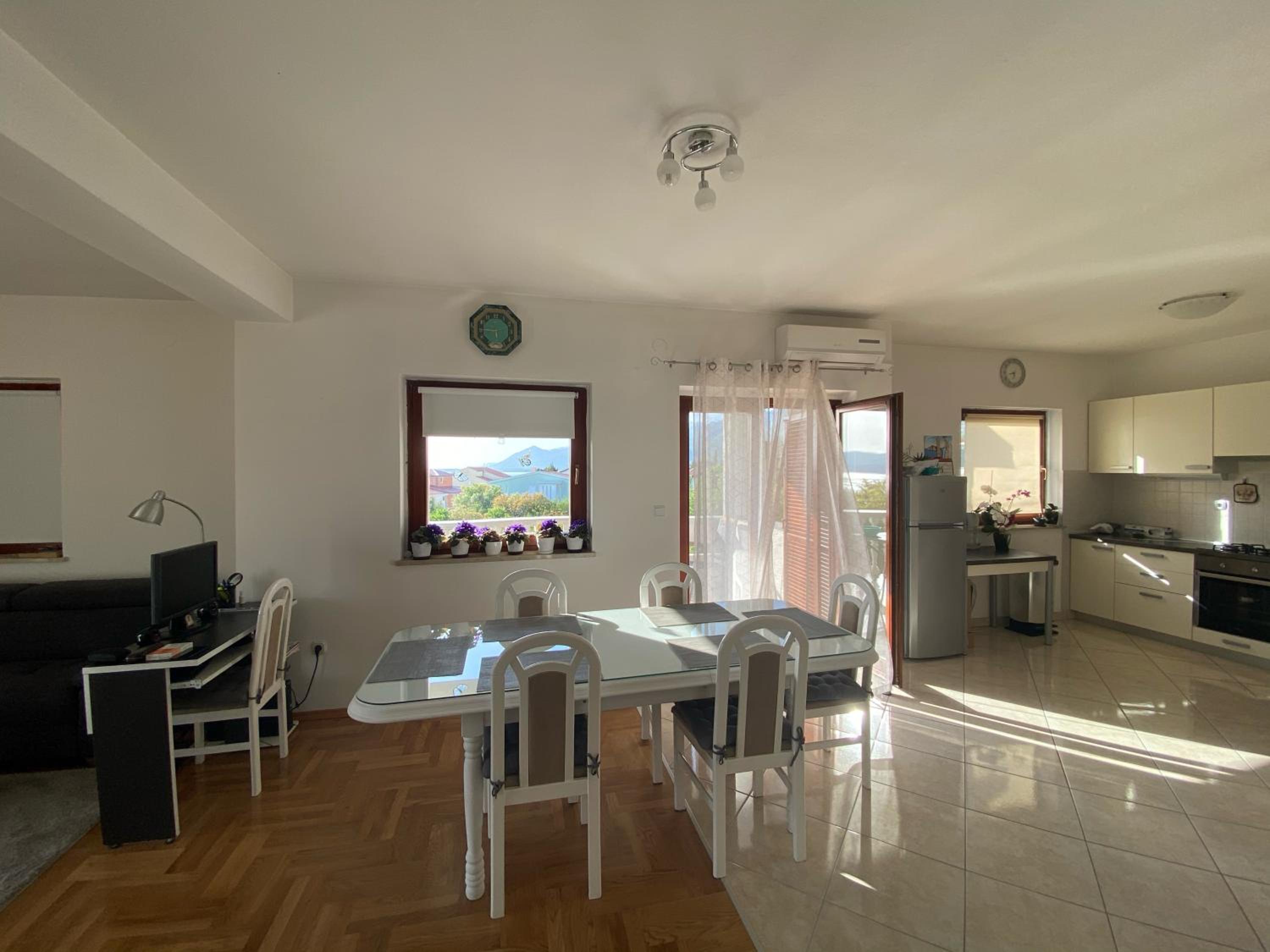 Two-Bedroom Apartment - Photo 3
