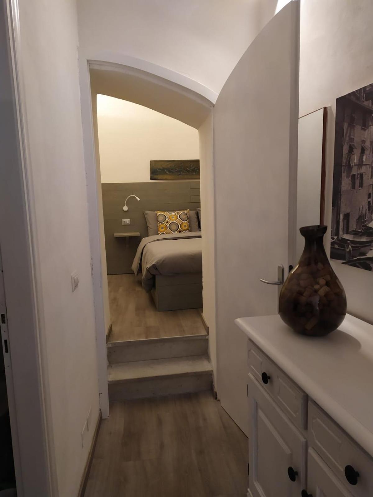 Studio Apartment - Photo 5