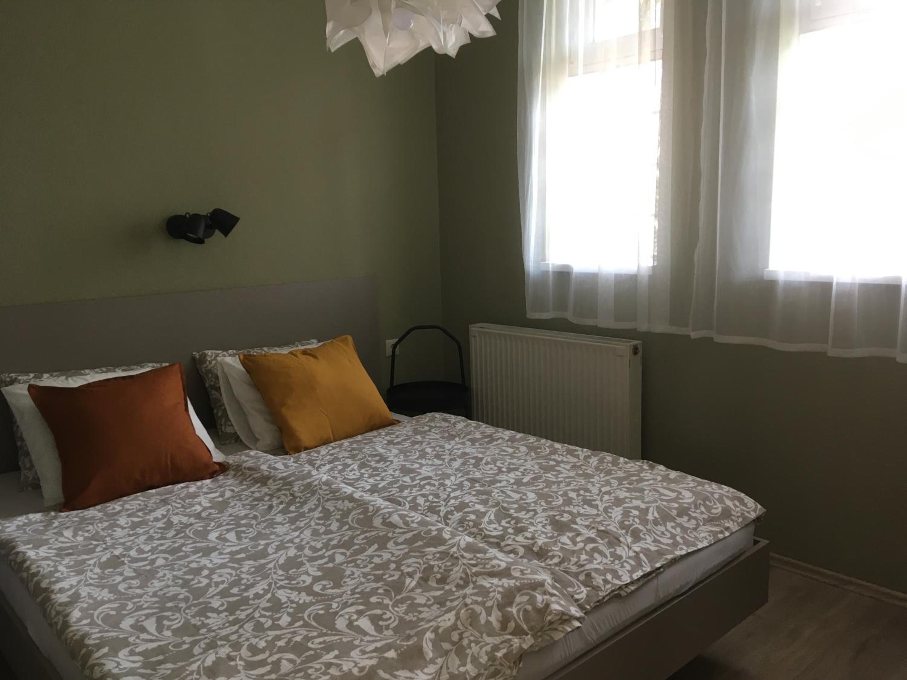 One-Bedroom Apartment - Photo 16