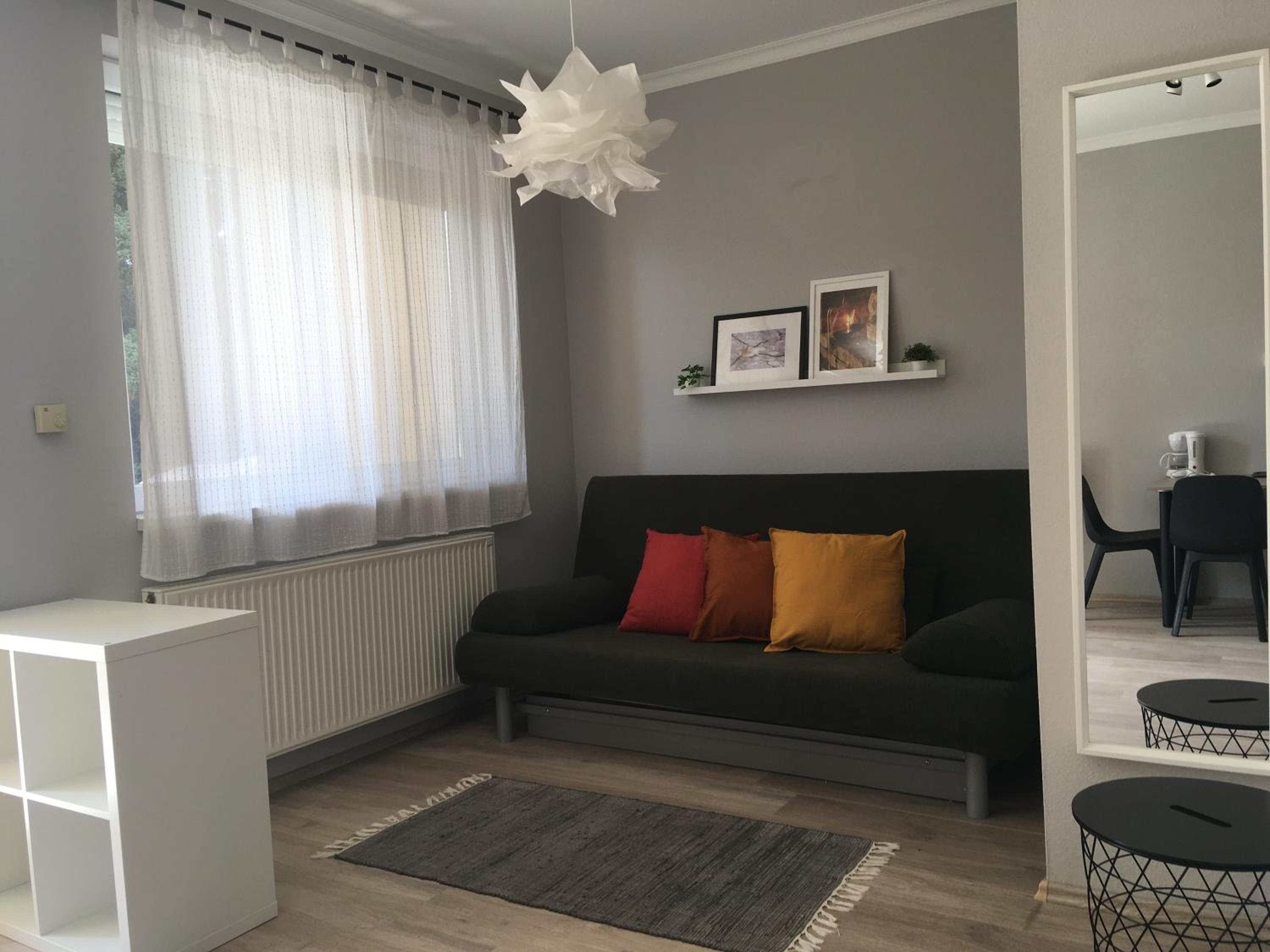 One-Bedroom Apartment - Photo 4