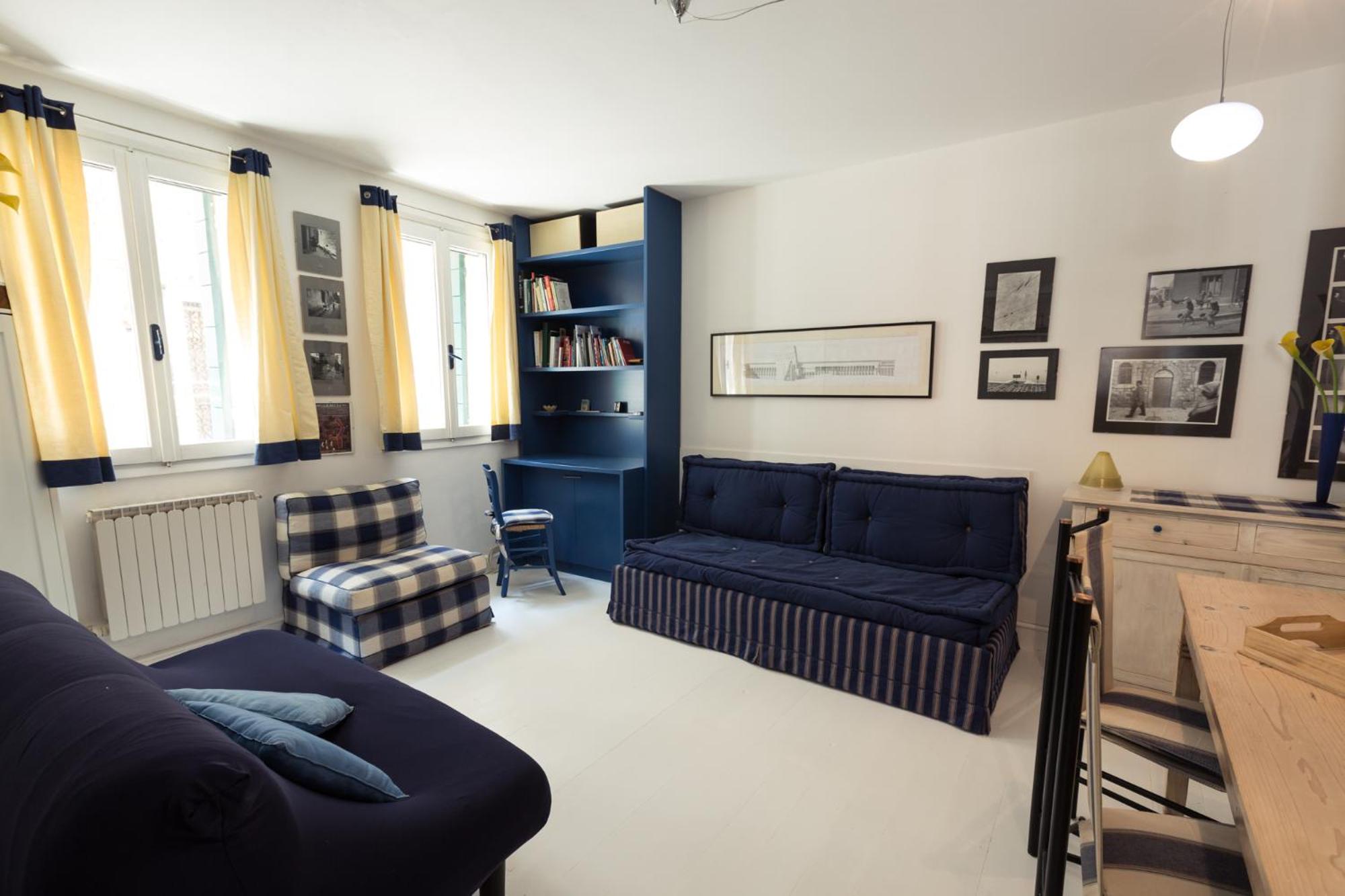 One-Bedroom Apartment photo 1