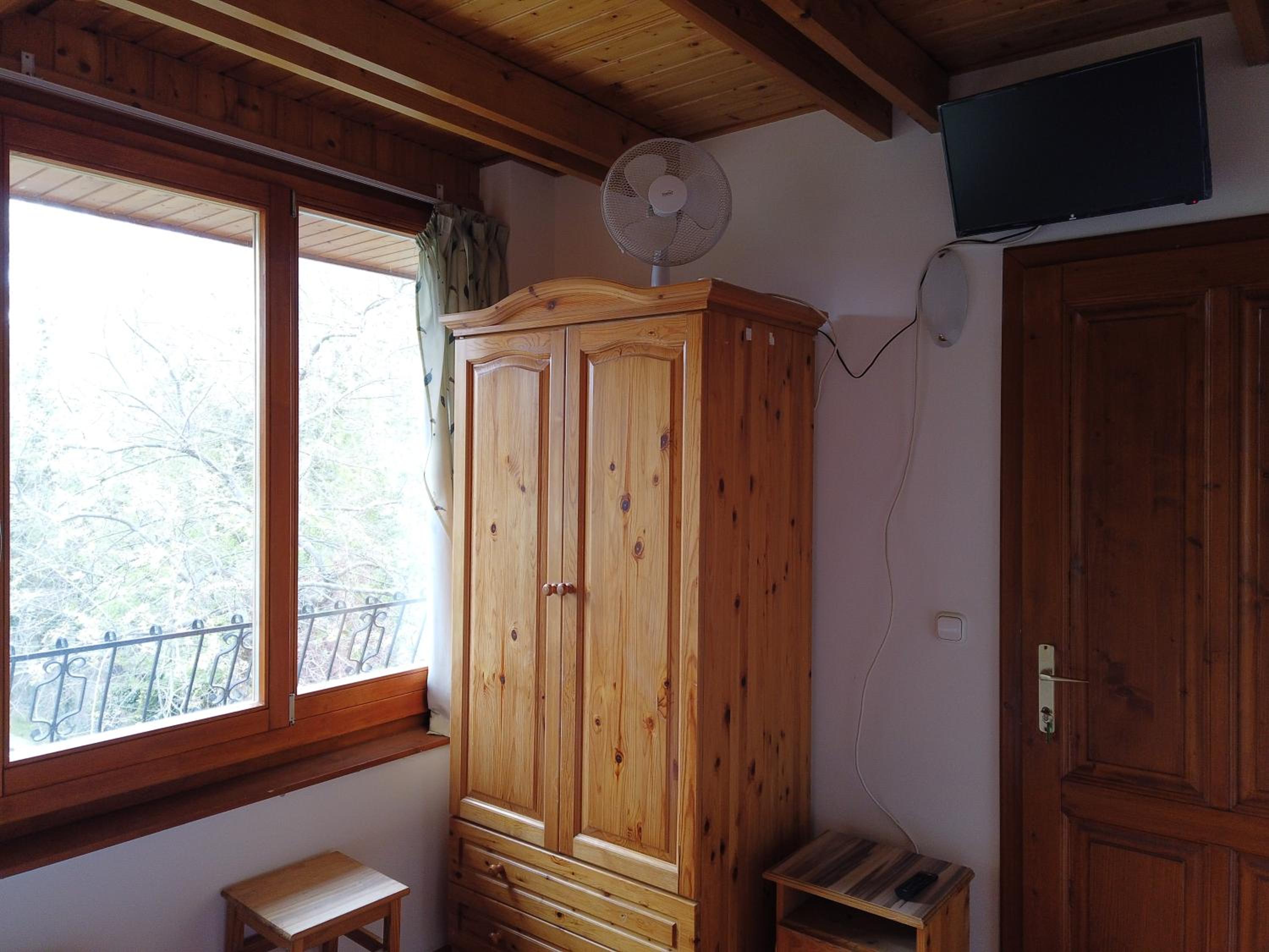 Double Room - Photo 2