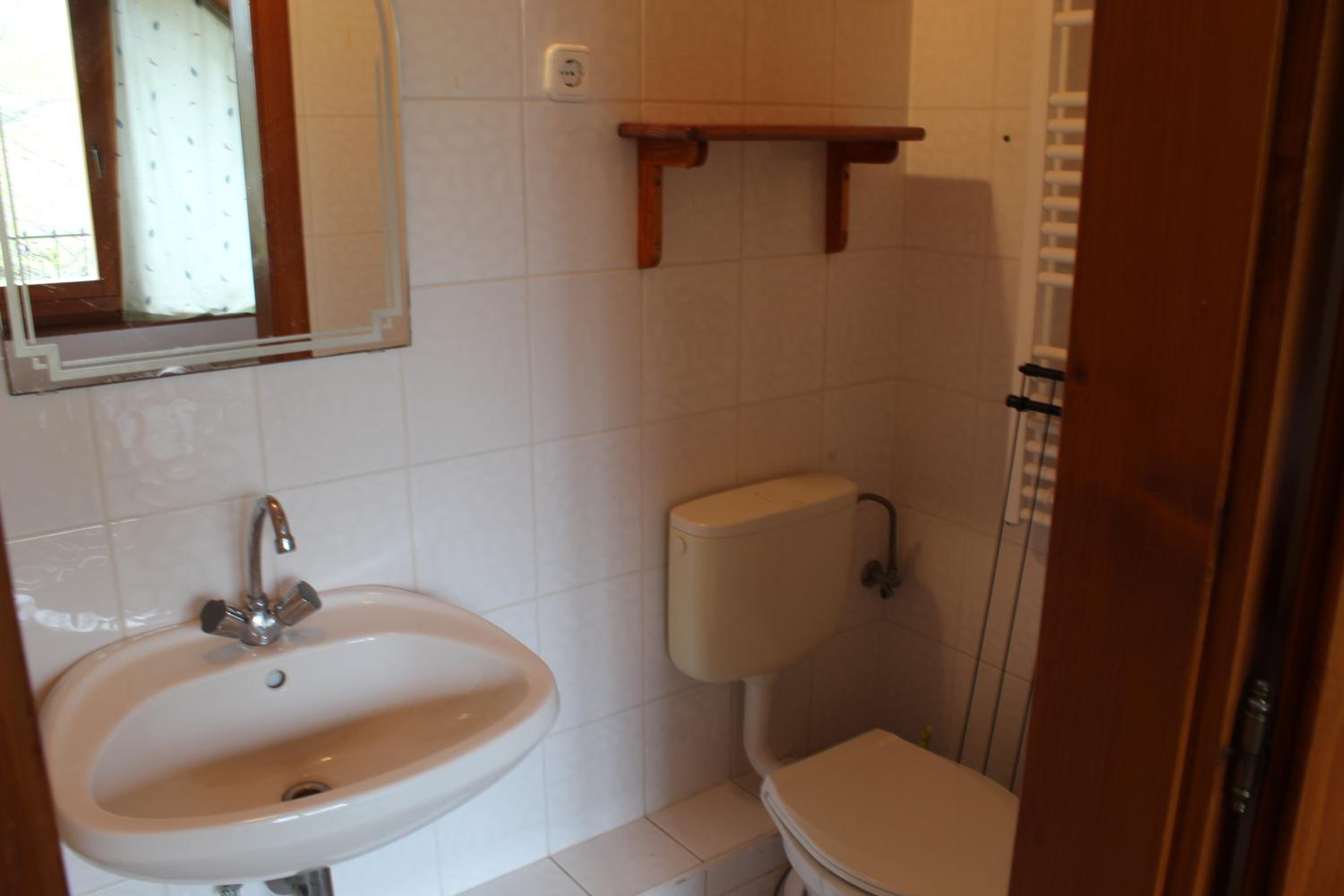 Double Room - Photo 5