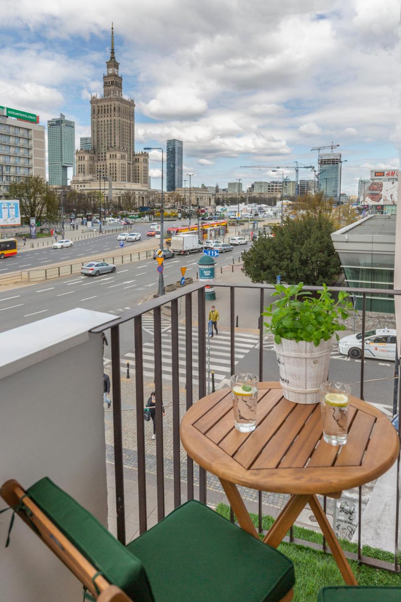 Deluxe Apartment with Balcony - Photo 4