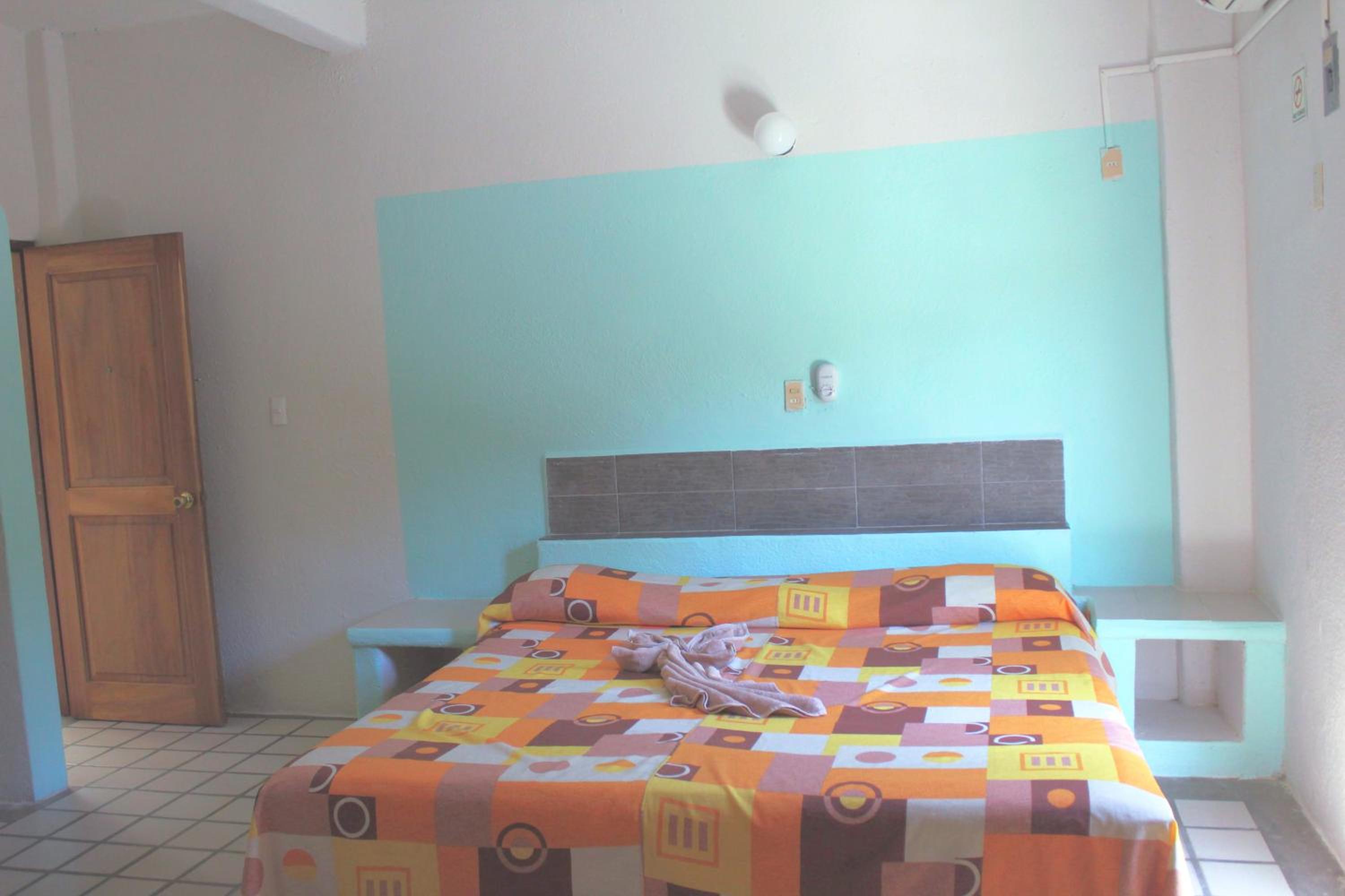 Large Double or Twin Room photo 2