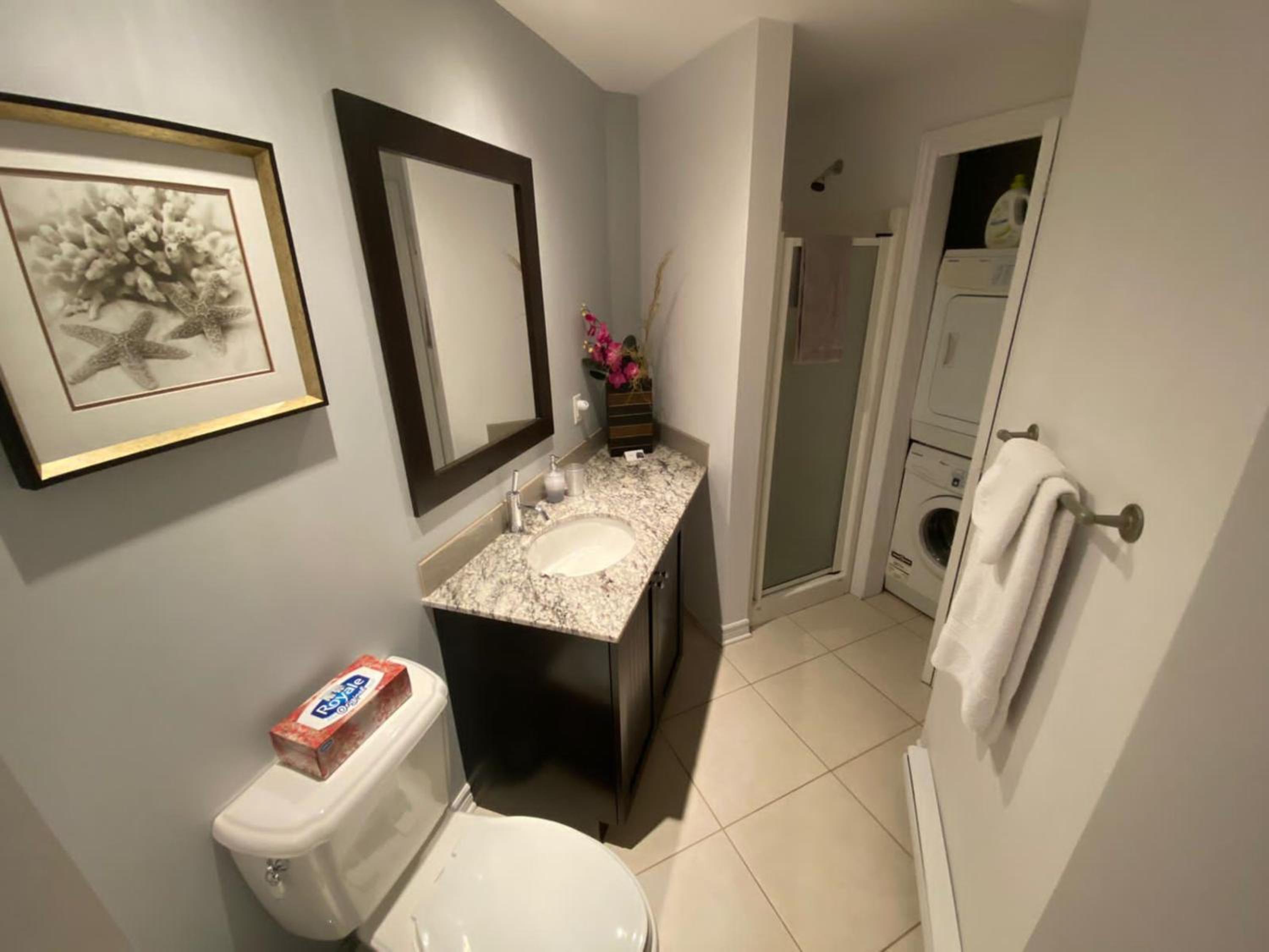 Sunrise Suite 404 thumbnail 5