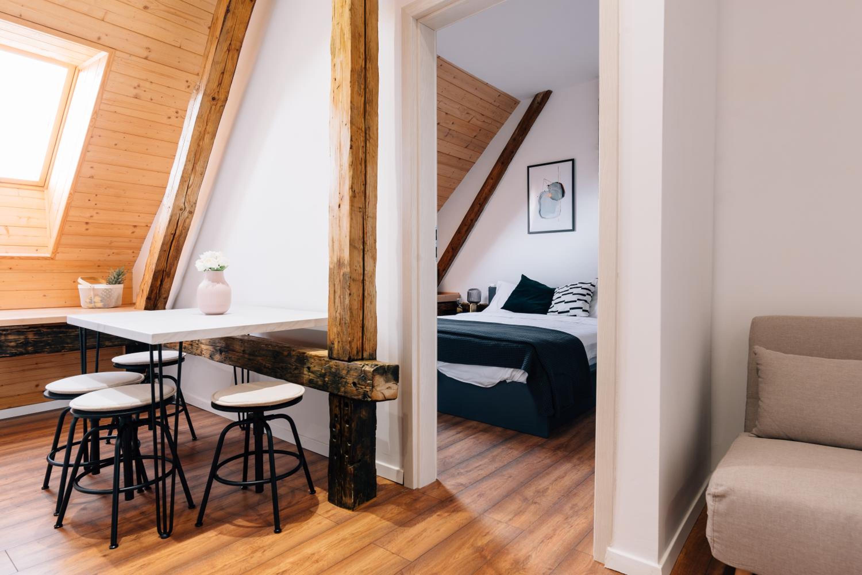 One-Bedroom Apartment - Photo 8
