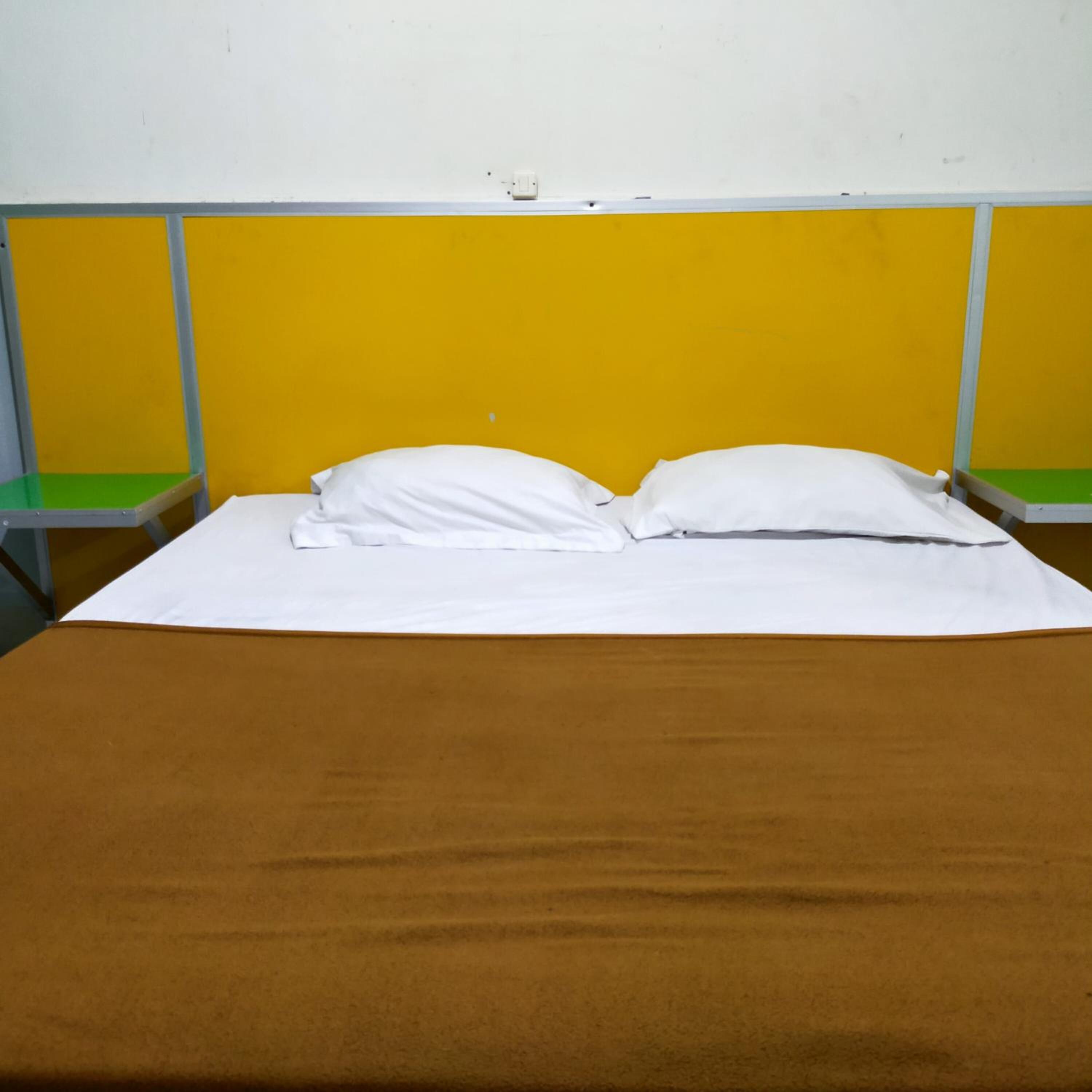 Deluxe Double Room - Photo 9