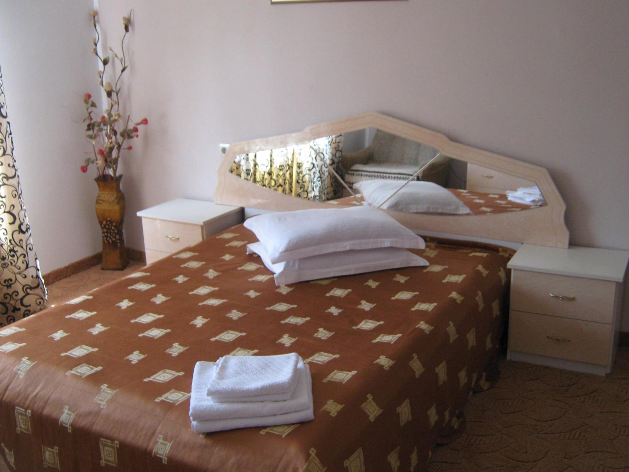 Double Room - Photo 5