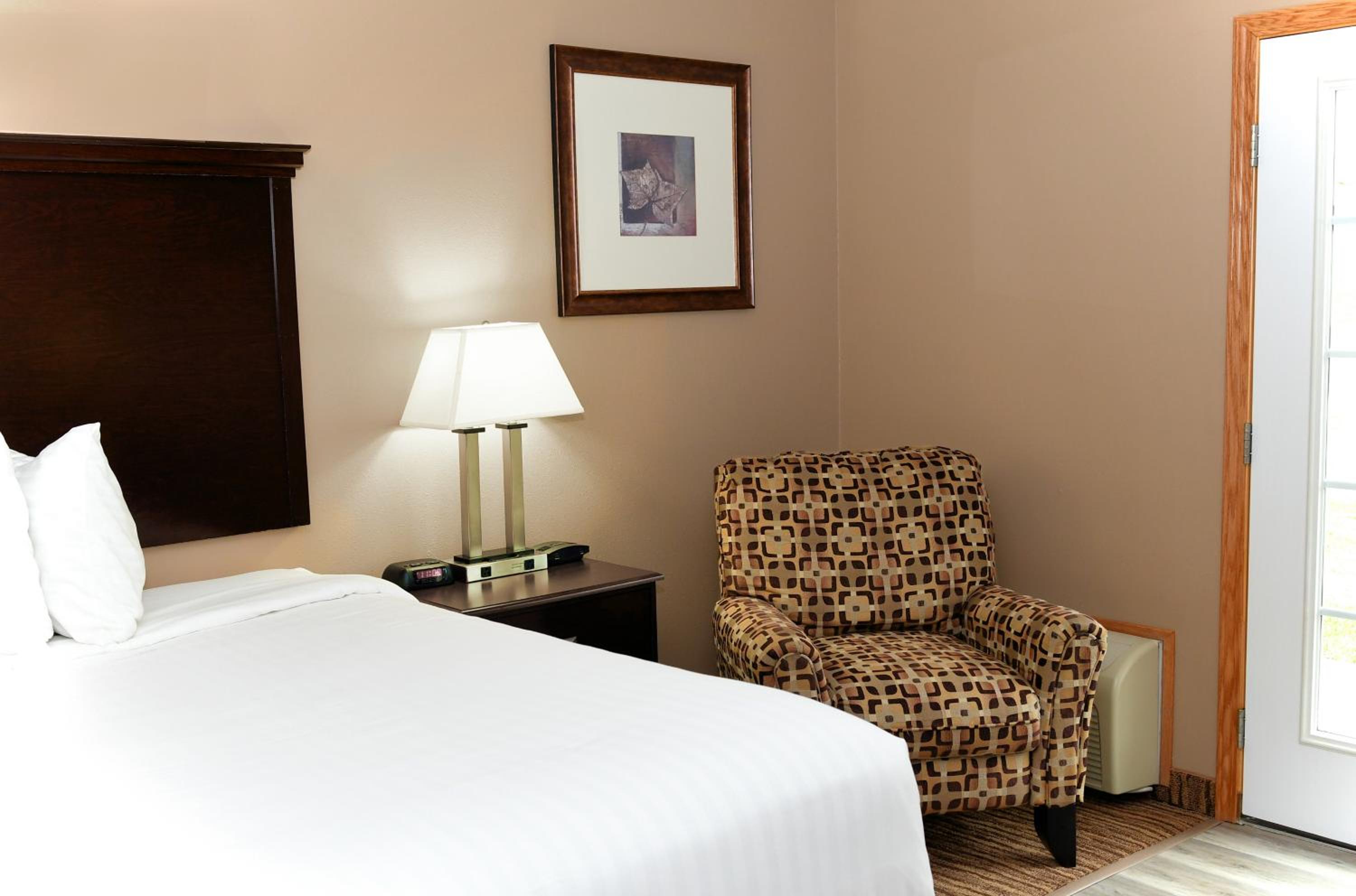 King Suite with Spa Bath photo 2