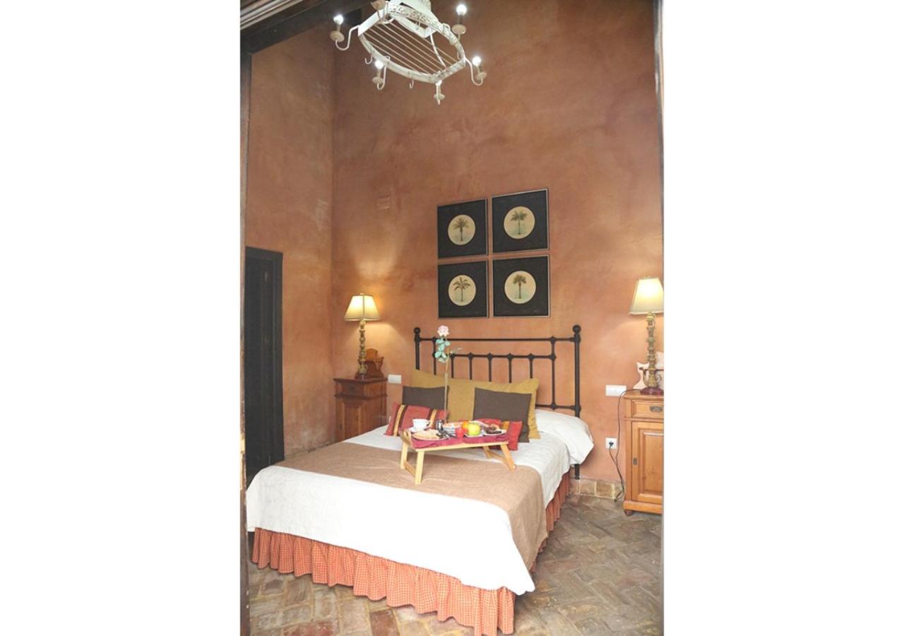 Standard Double Room - Photo 12