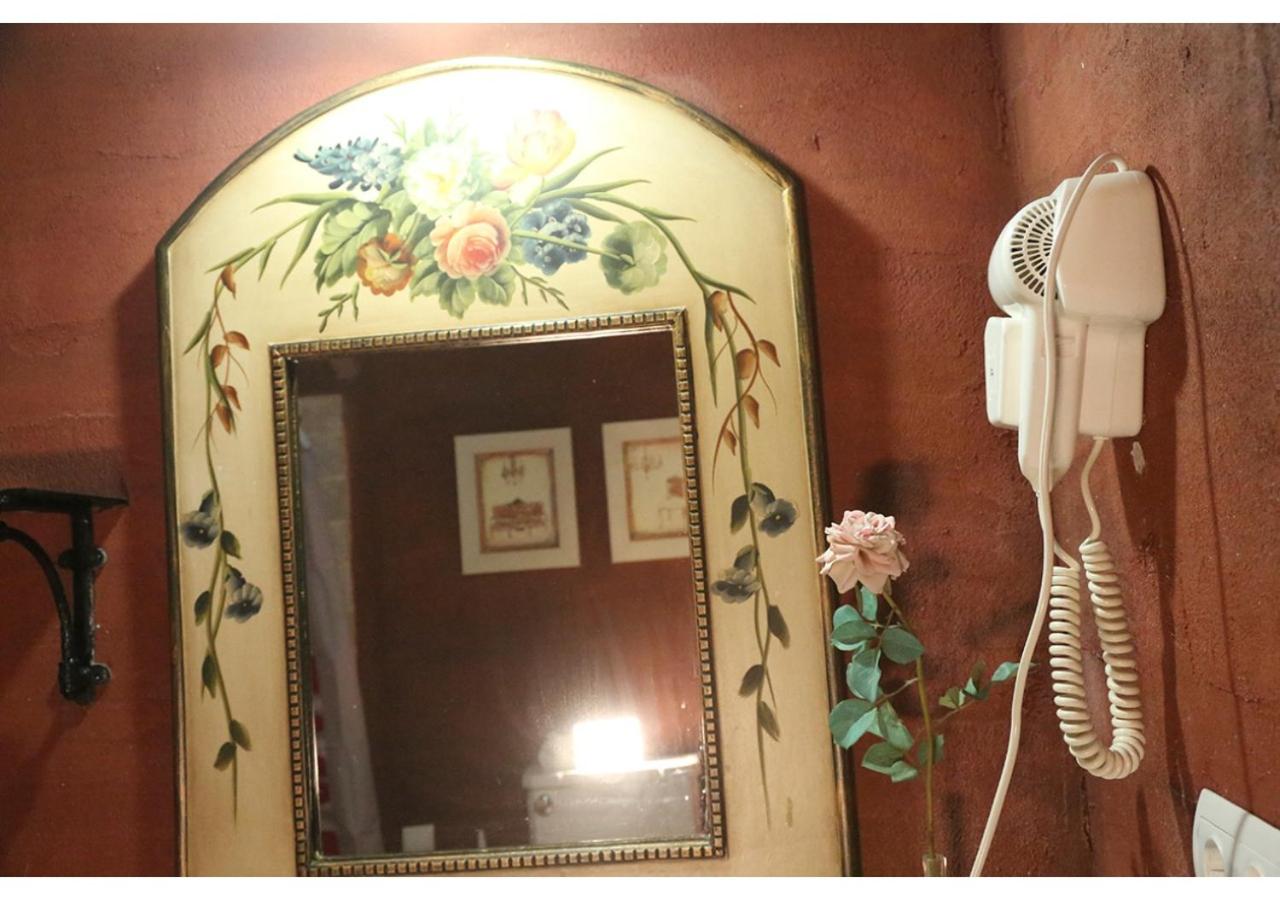 Standard Double Room - Photo 5