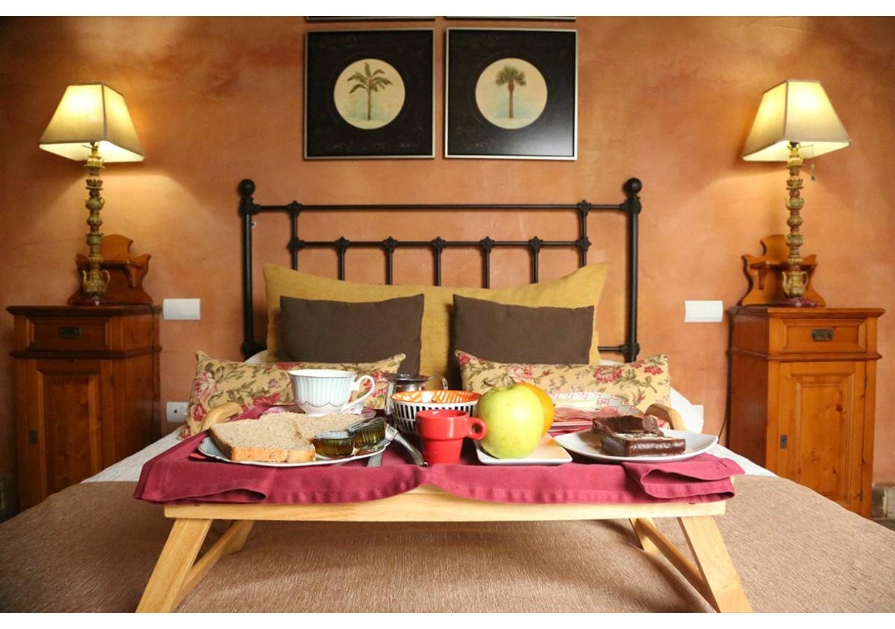 Standard Double Room - Photo 11