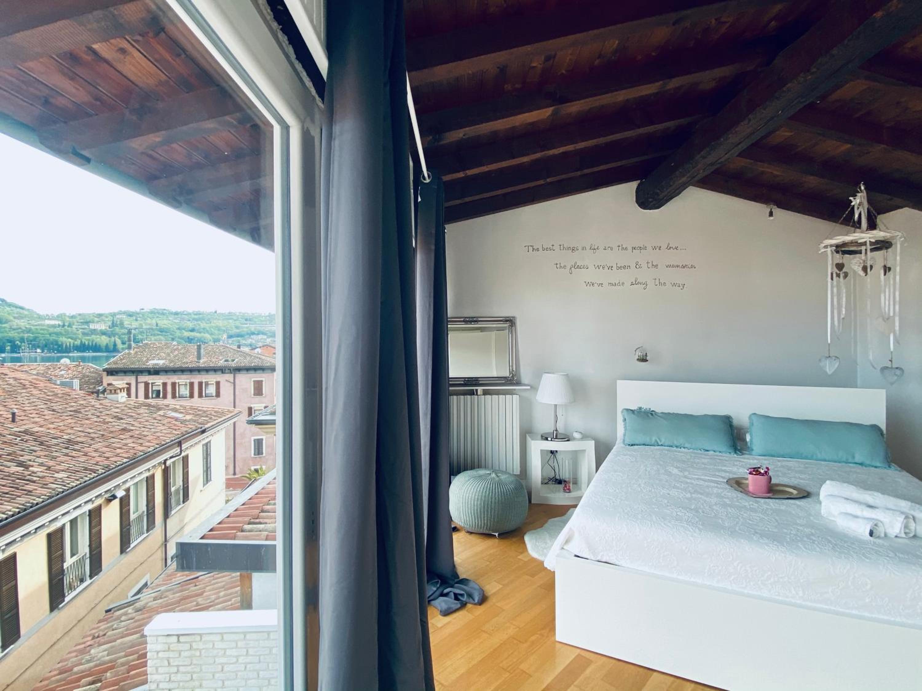 Two-Bedroom Penthouse Apartment with Terrace - Photo 25