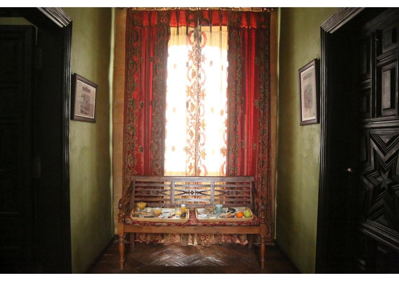 Deluxe Double Room with Bath - Photo 34