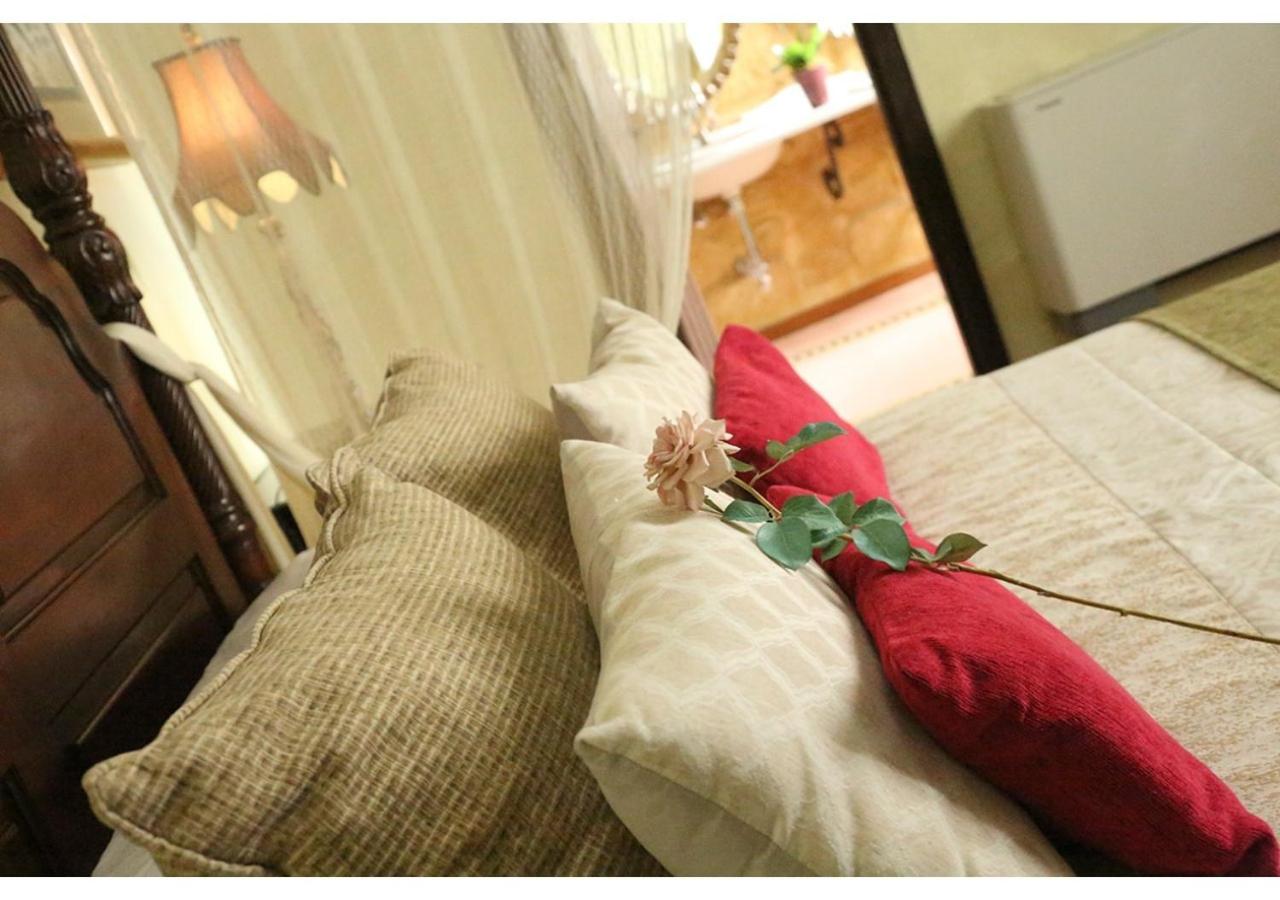 Deluxe Double Room with Bath - Photo 13