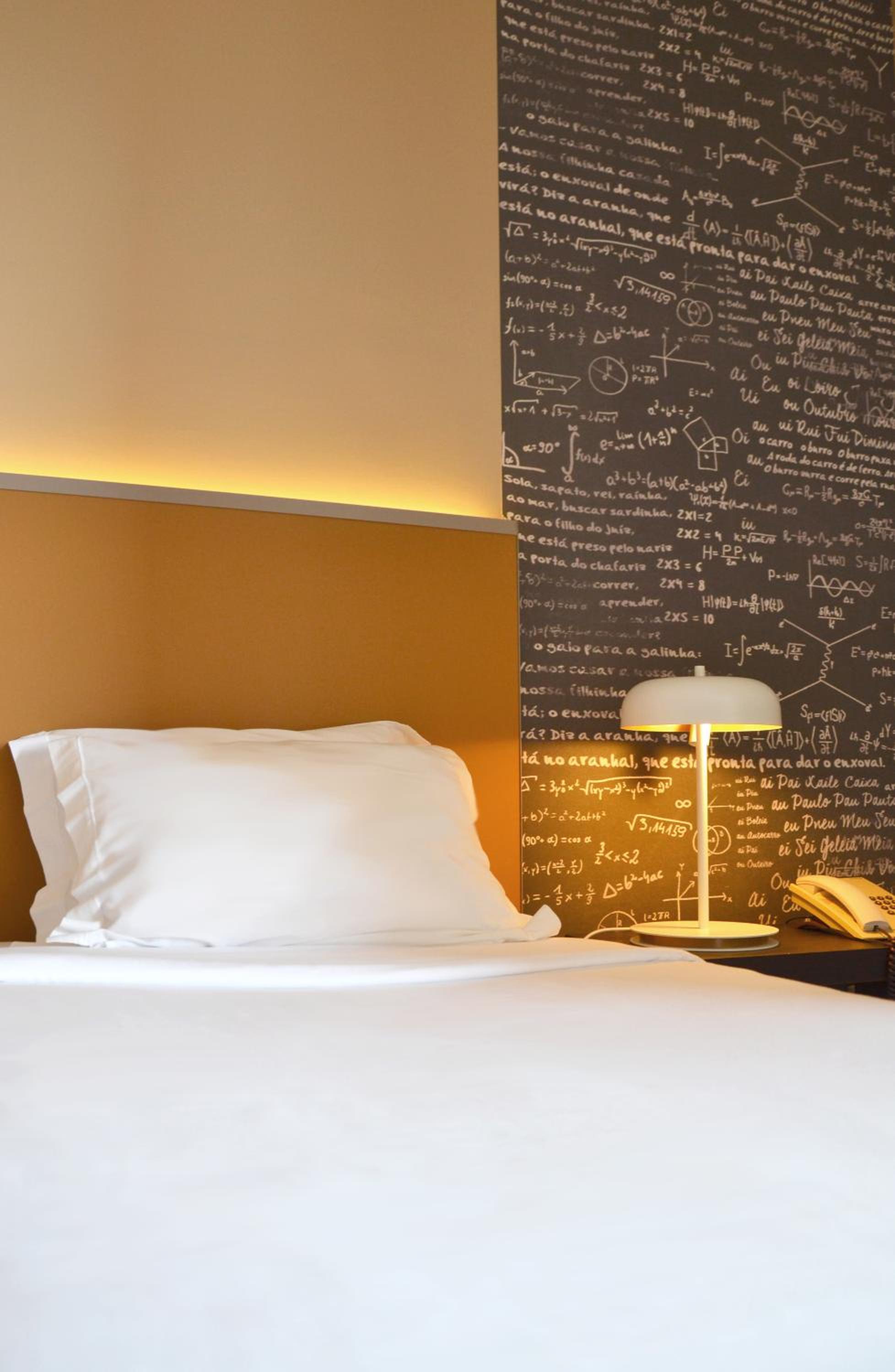 Double or Twin Room - Photo 11